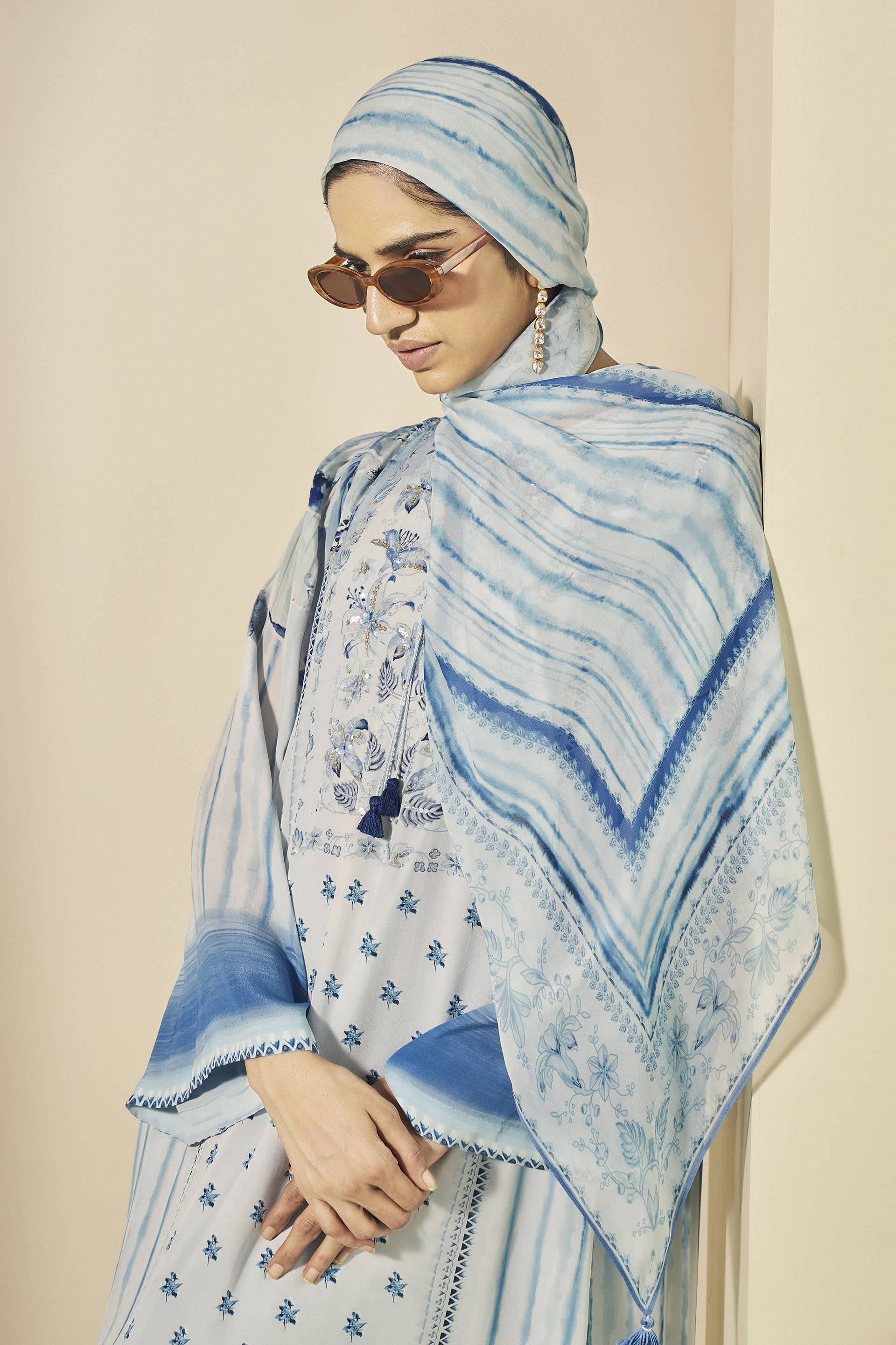 Mizani Scarf - White, Blue, image 1