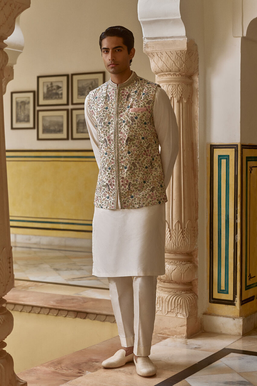 male wedding dress designers list 12 Wedding Dress Designers We Keep Seeing on Real Brides in Vogue