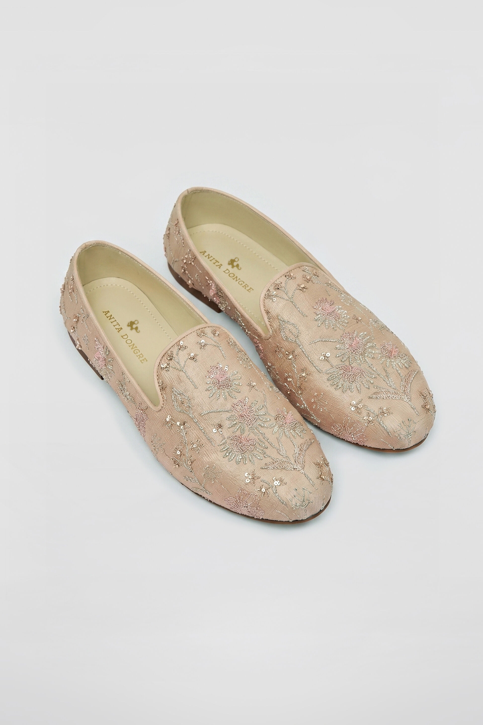 Rihan Embroidered Silk Mojris - Champagne