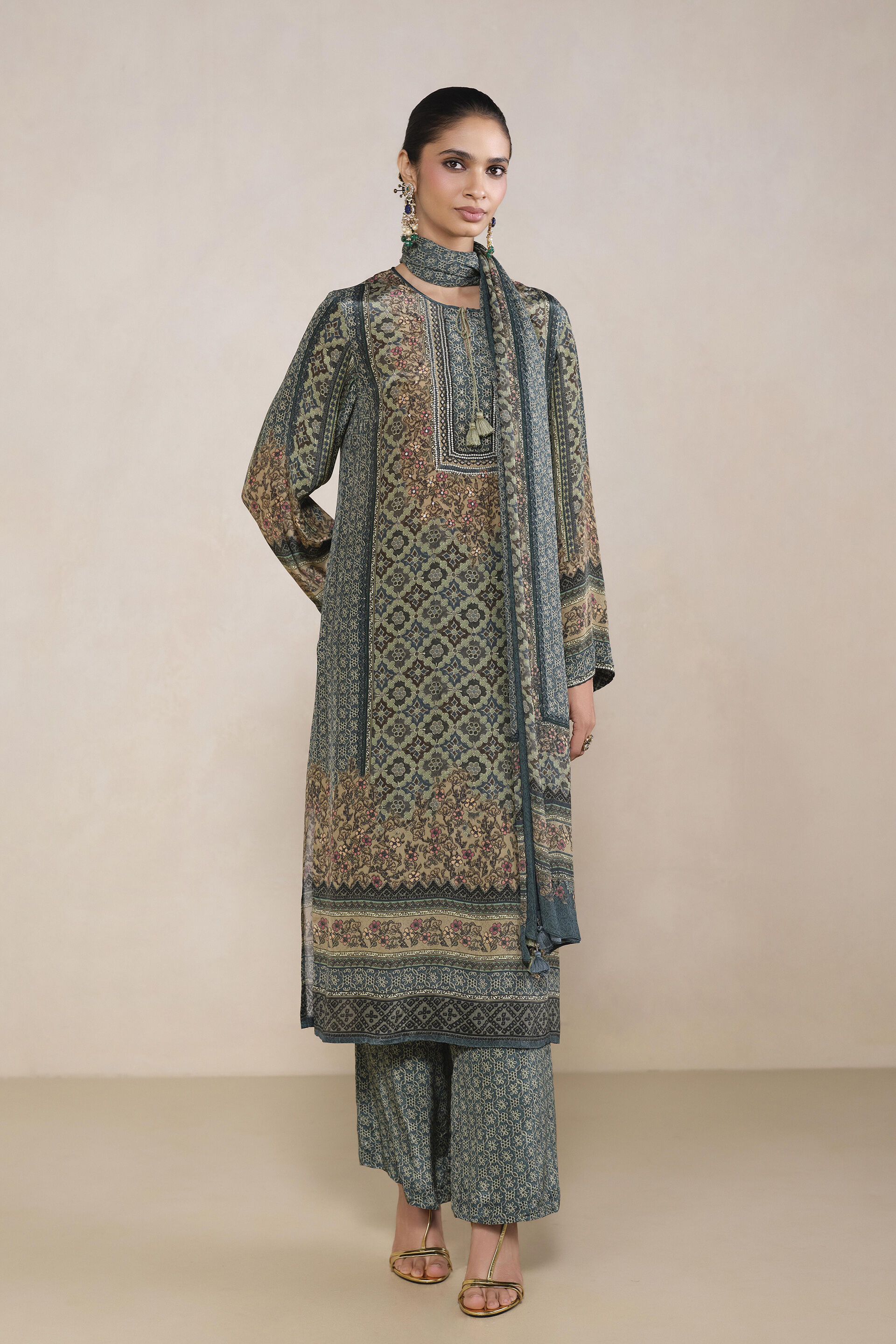 Aiza Printed Suit Set in Green