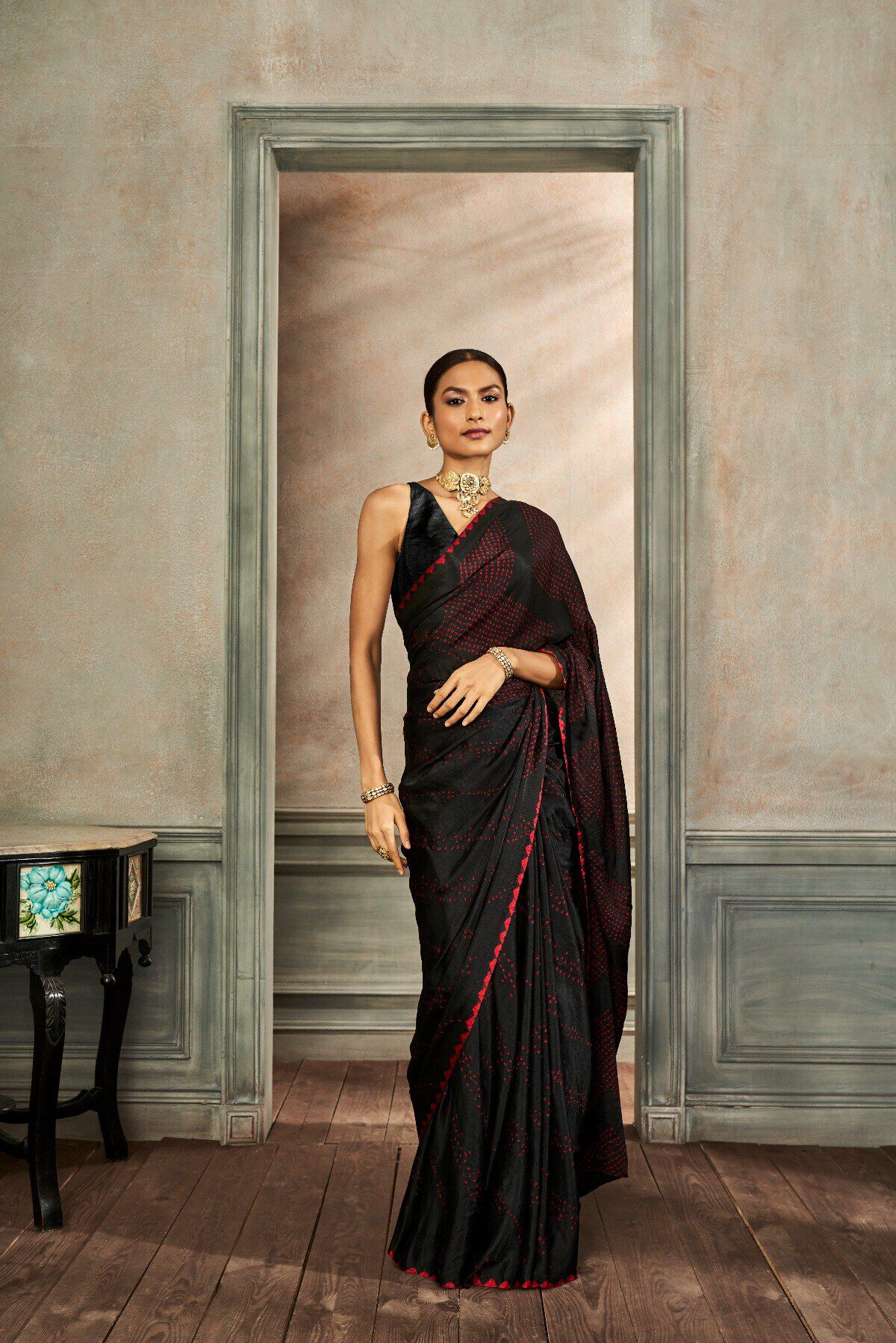 Deetya Bandhani Saree - Black/Red, Black/Red, image 2