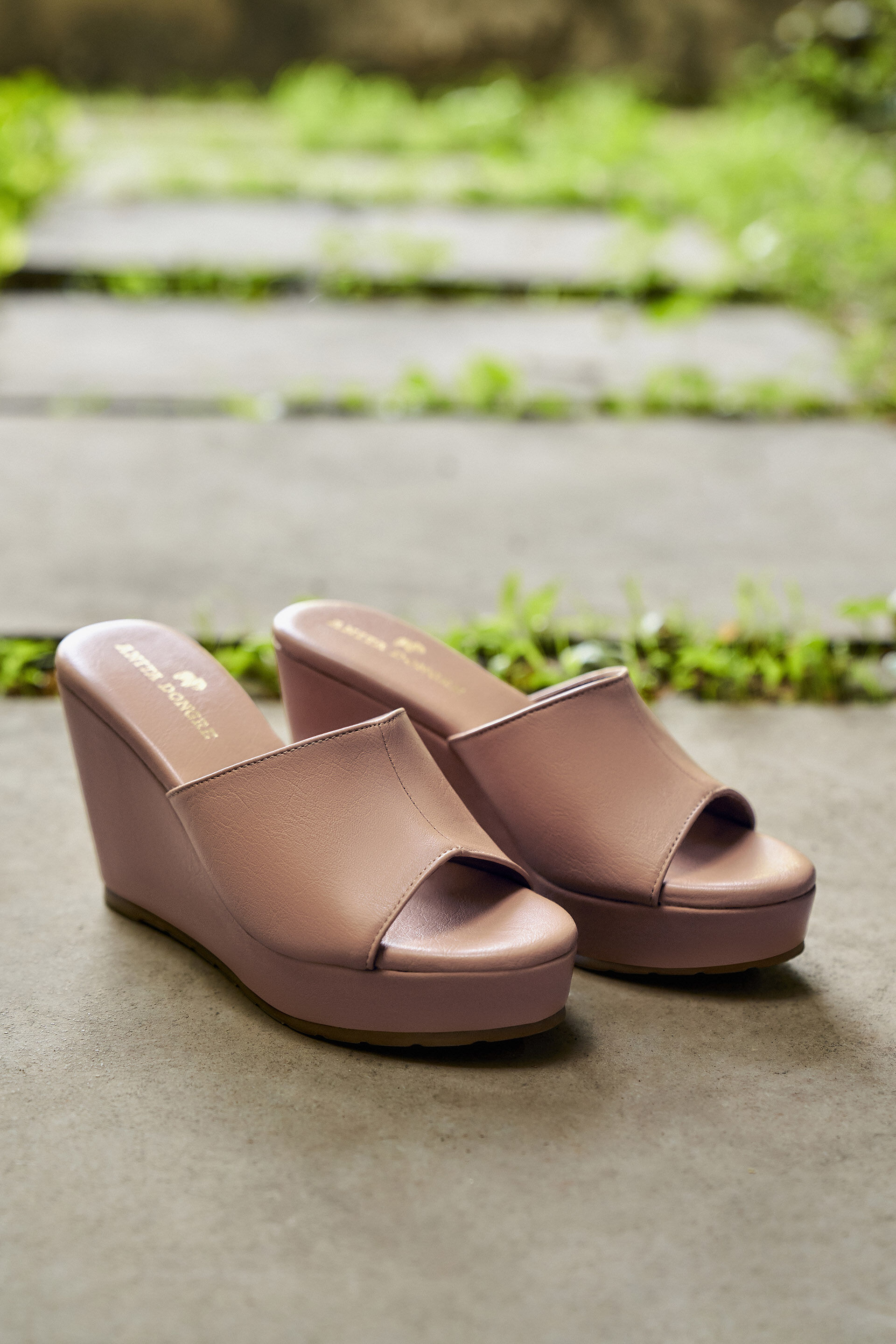Buy Designer Shoes For Women Ethnic Mojris Bridal Shoes Anita Dongre