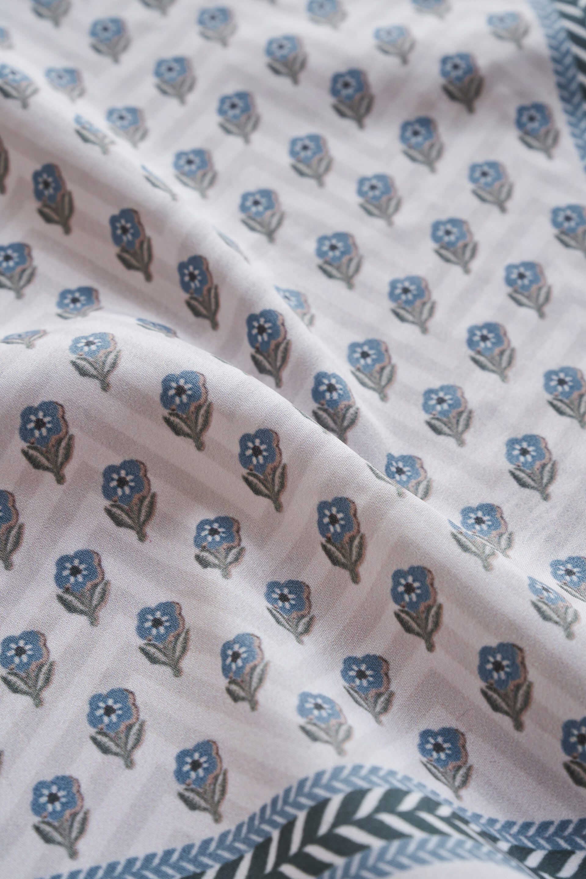 Shray Pocket Square - Ivory