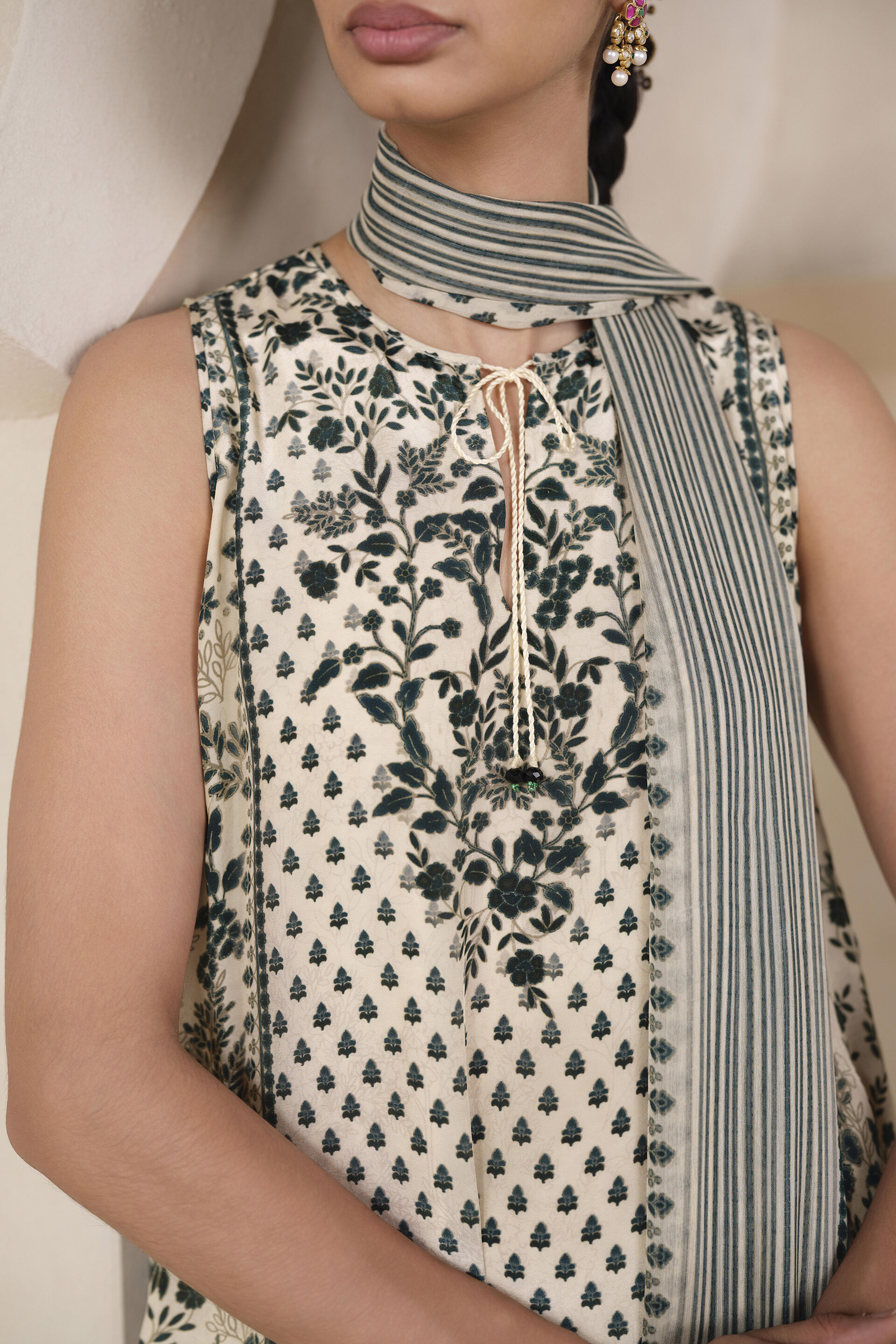 Jivi Printed Suit Set in Natural, Natural, image 4