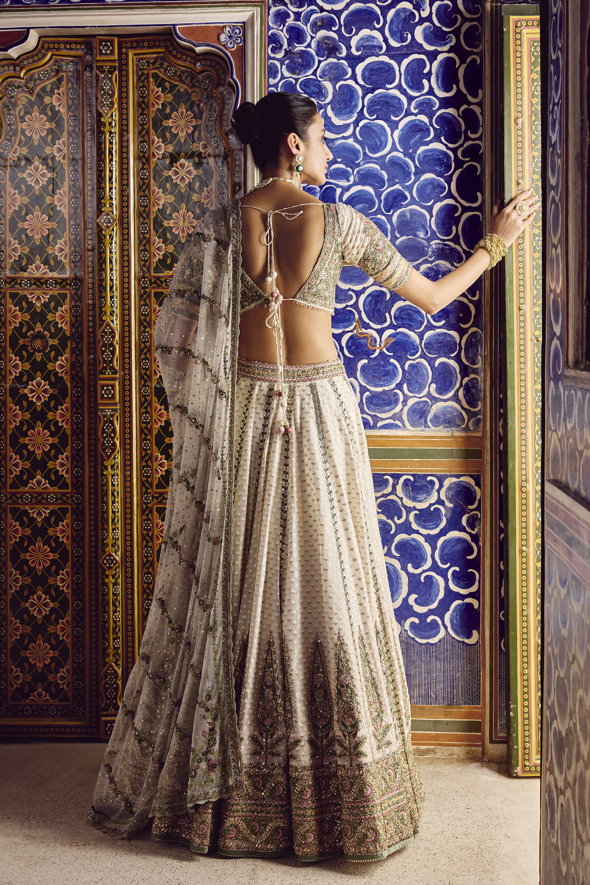 Sarojam Handwoven Benarasi Lehenga Set - Ivory