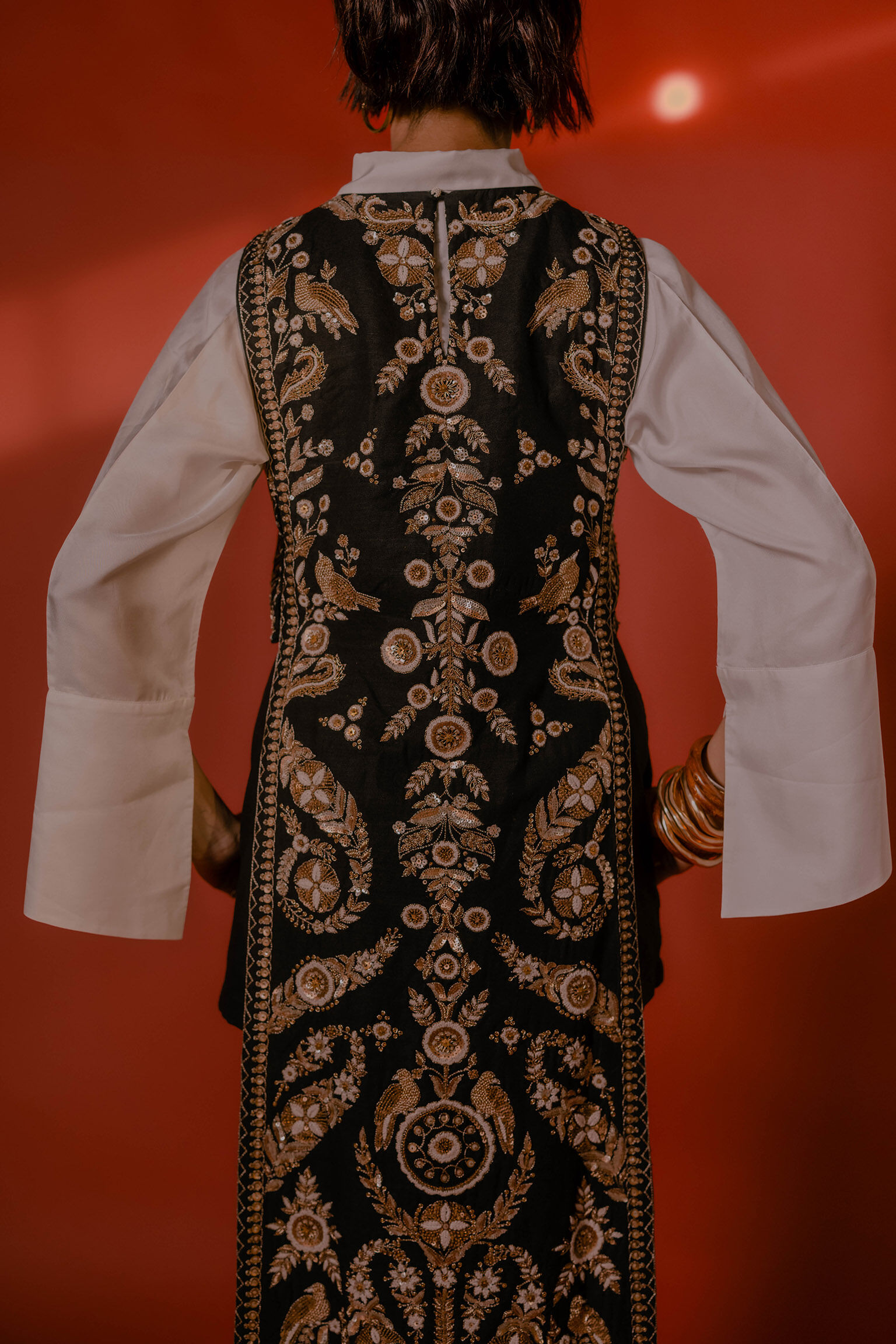 From The Wilderness Tabard Set - Black, , image 2