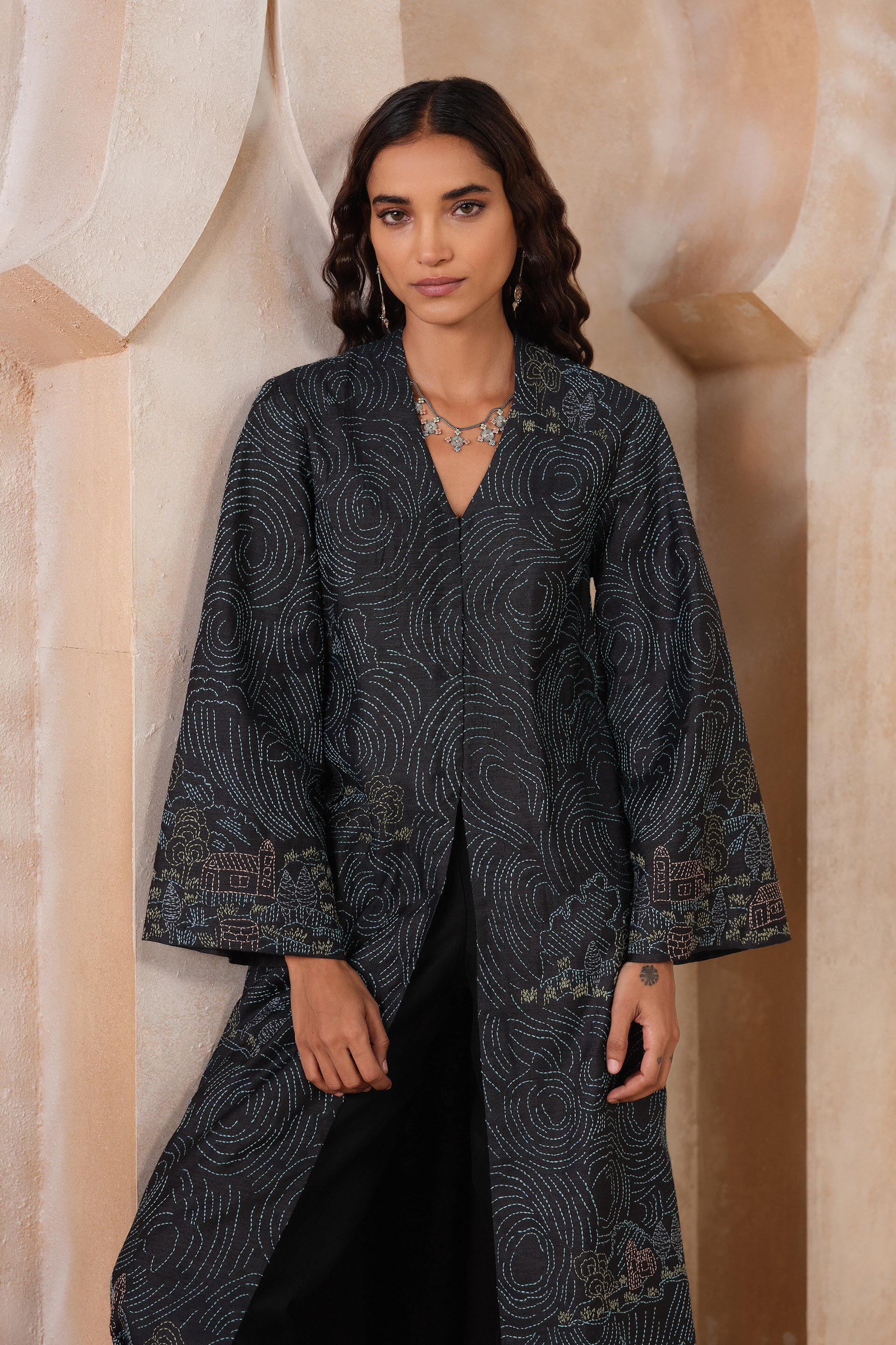 Nieve Hand-embroidered Kantha Silk Jacket Set - Black, Black, image 4