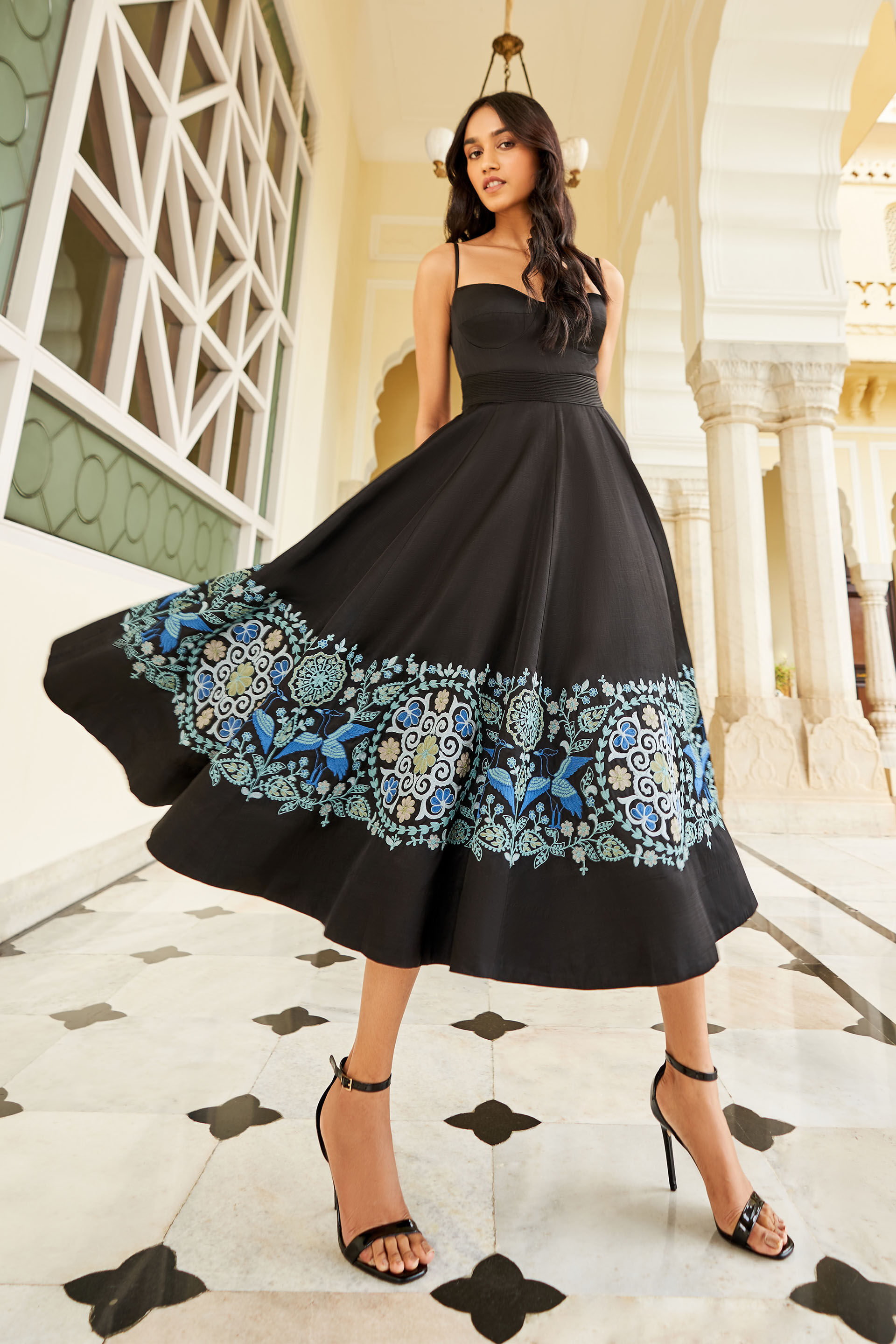Buy Laila Gown Black for Women from Anita Dongre