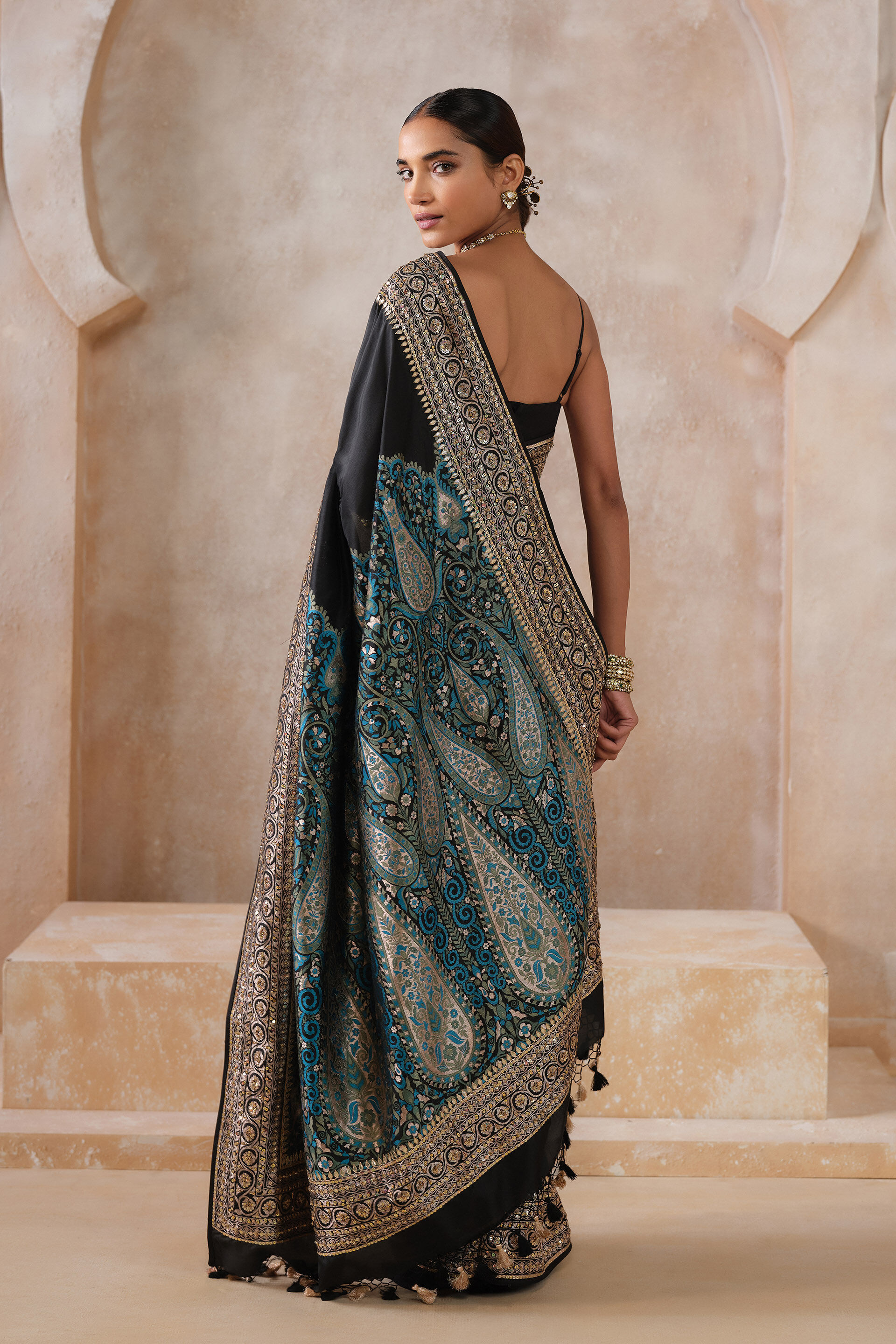 Anuranjita Handwoven Benarasi Silk Saree - Black