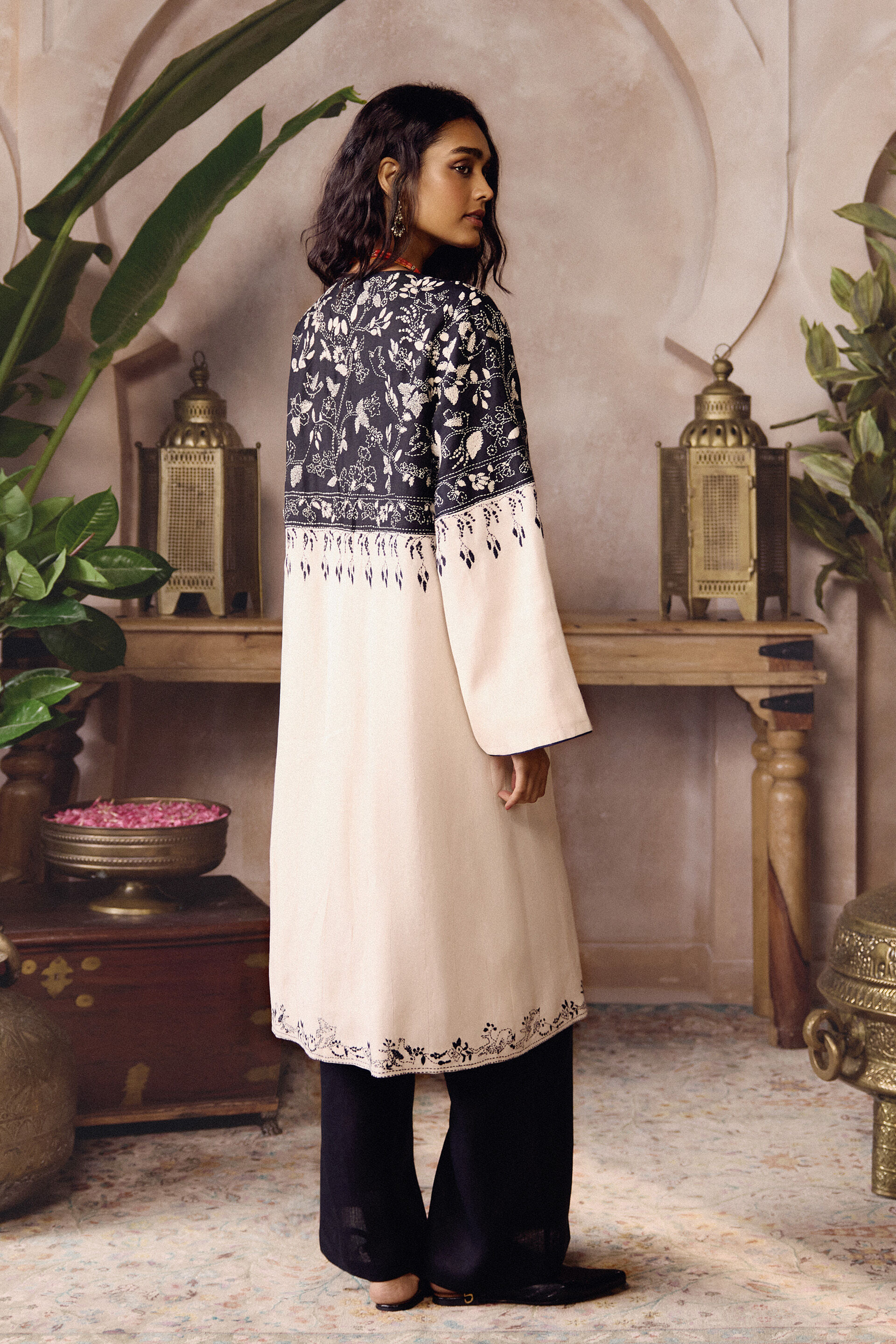 Idoya Hand-embroidered Kantha Hemp Jacket Set - Black