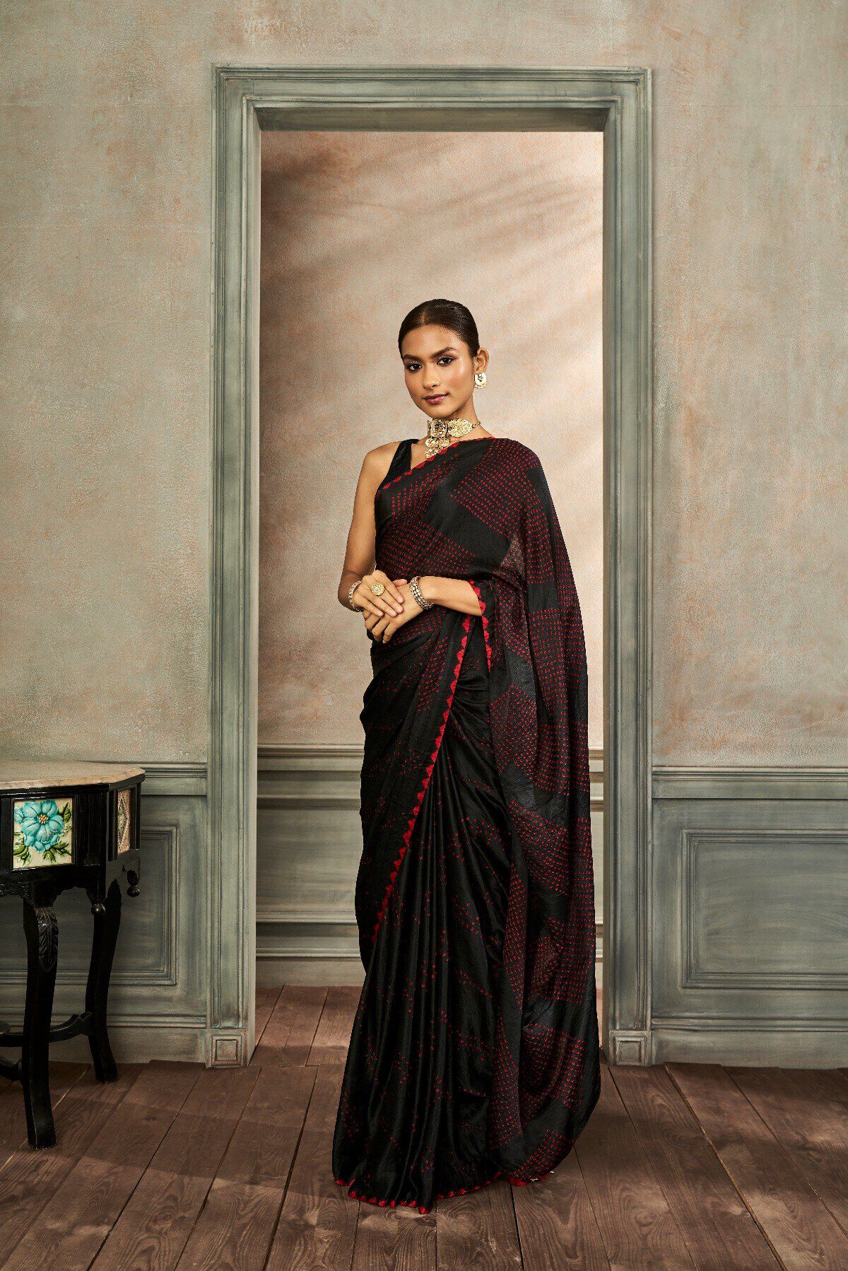 Black and red bandhani saree top