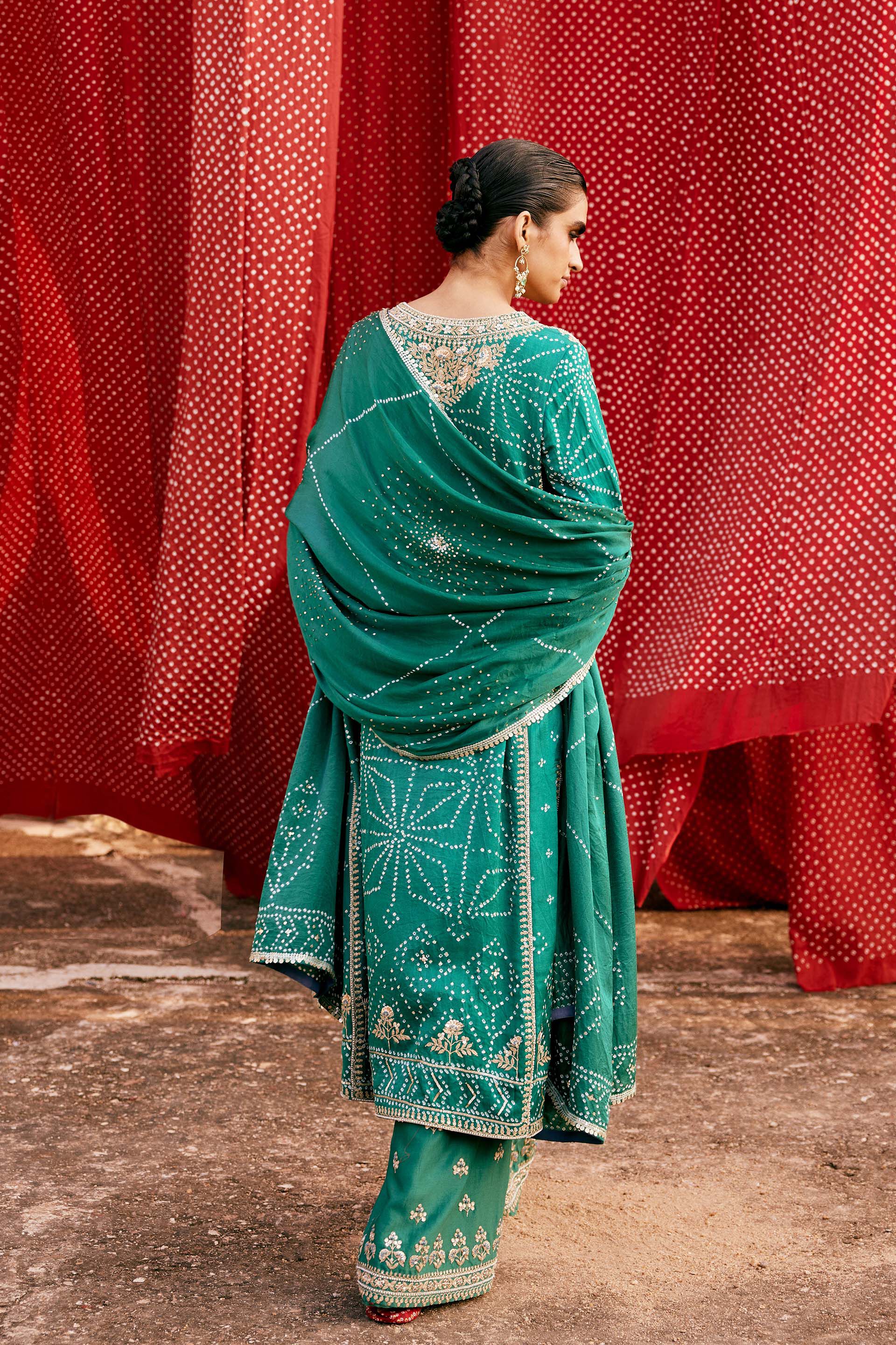 Piroska Handcrafted Bandhani Silk Suit Set - Green