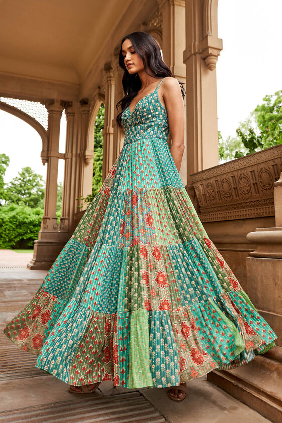 BEST GOWN BRANDS IN INDIA Amanee Gown 