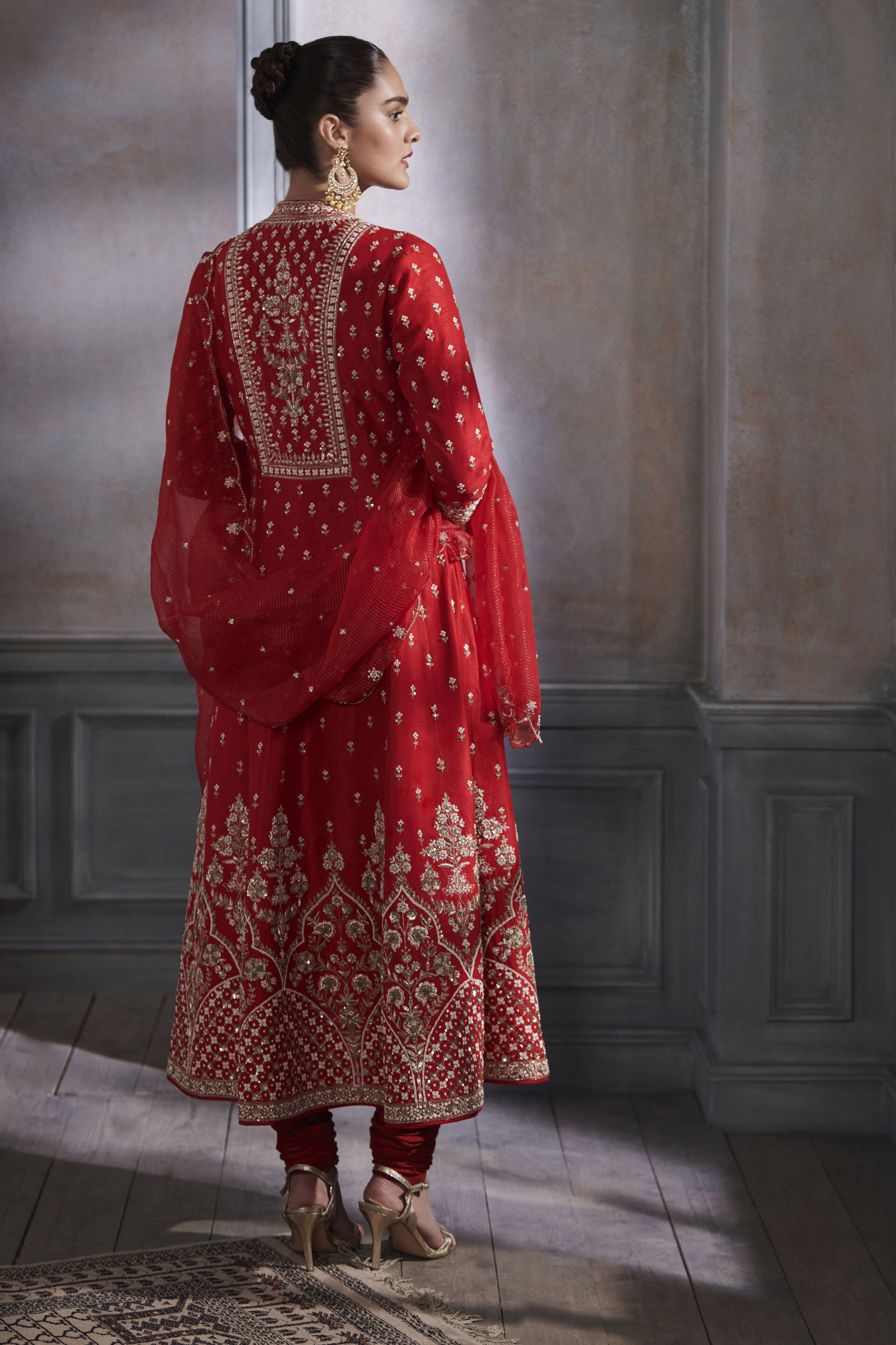 Anita dongre hot sale anarkali suits