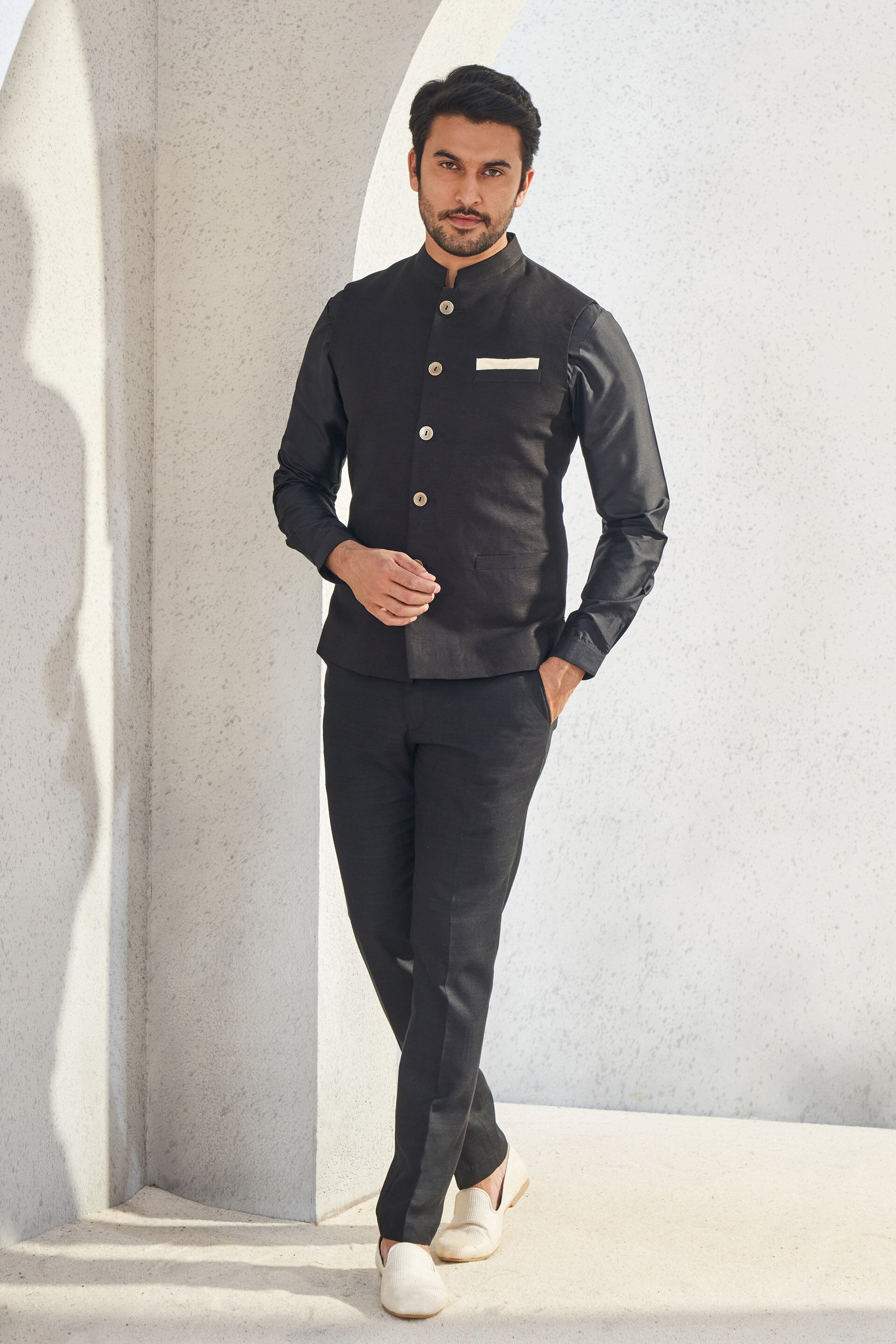 The Akshaj Bandi Black, Black, image 1