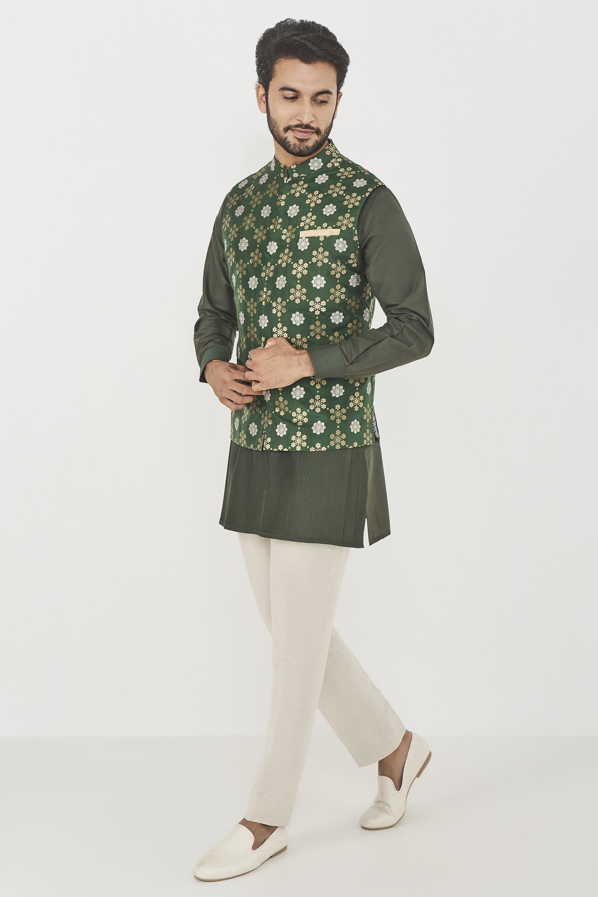 Aayansh Bandi Emerald, Emerald, image 2