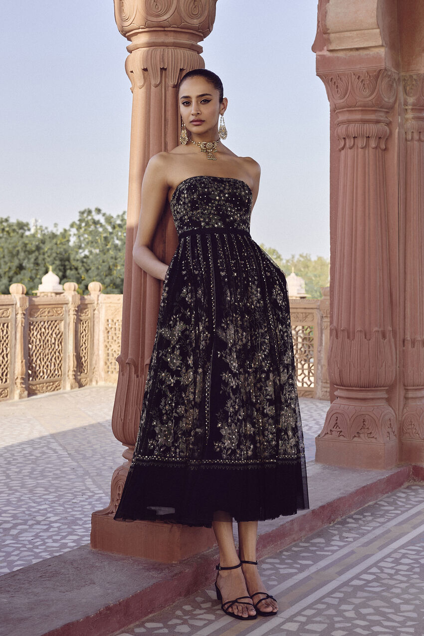 Shop Designer Cocktail & Party Outfits For Women Online in India| Anita Dongre Shop Designer Cocktail & Party Outfits For Women Online in India| Anita Dongre