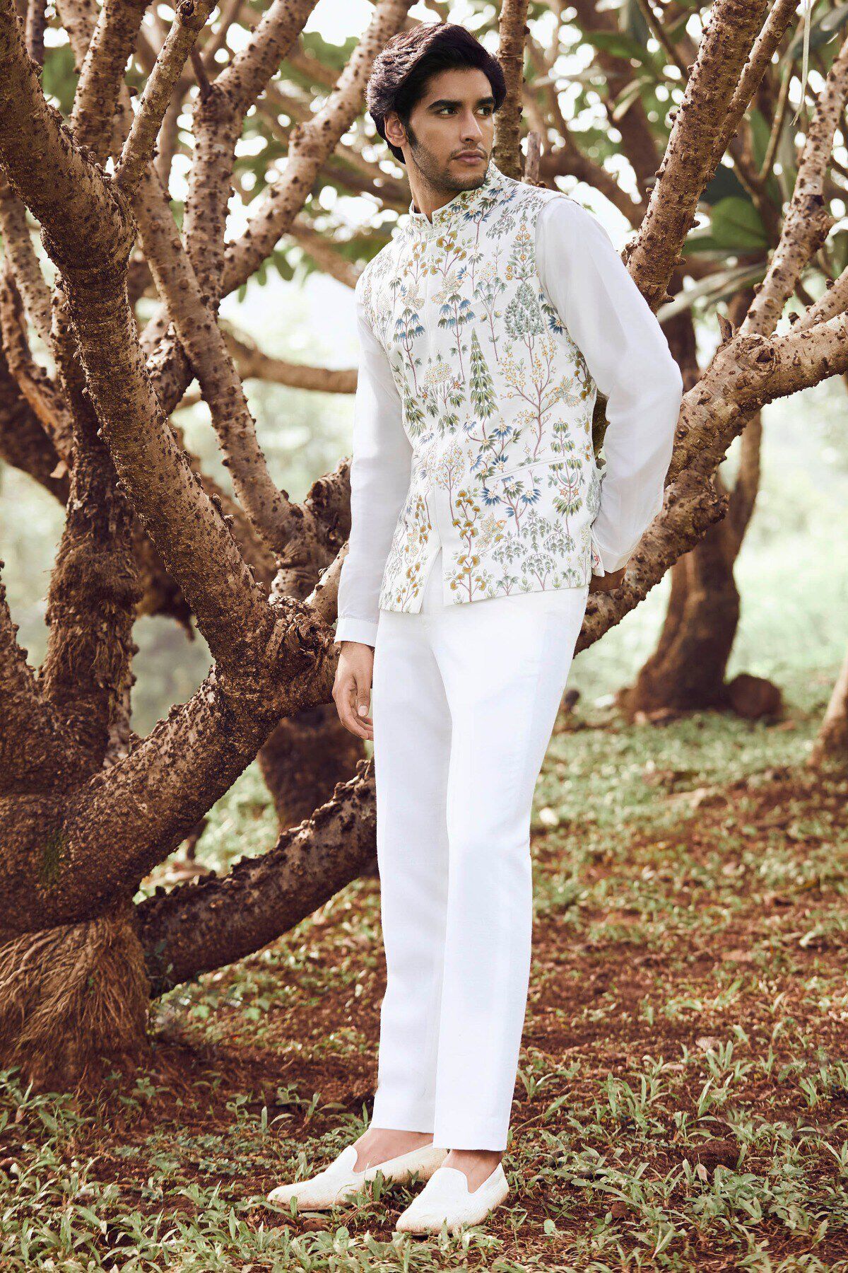 Buy Nalesh Hand painted Pichhwai Silk Nehru Jacket Off White Online
