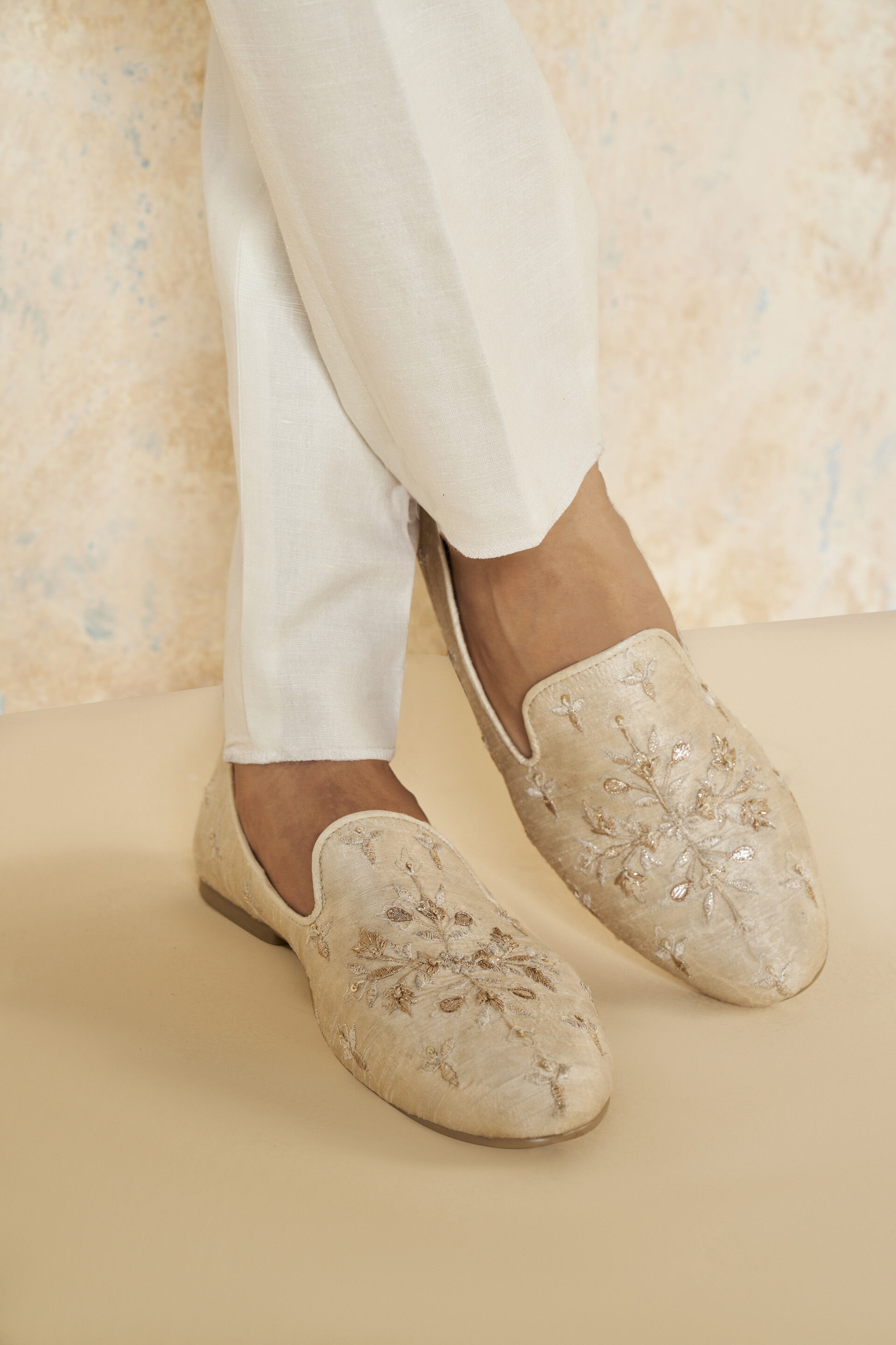 Wedding chappals for mens online