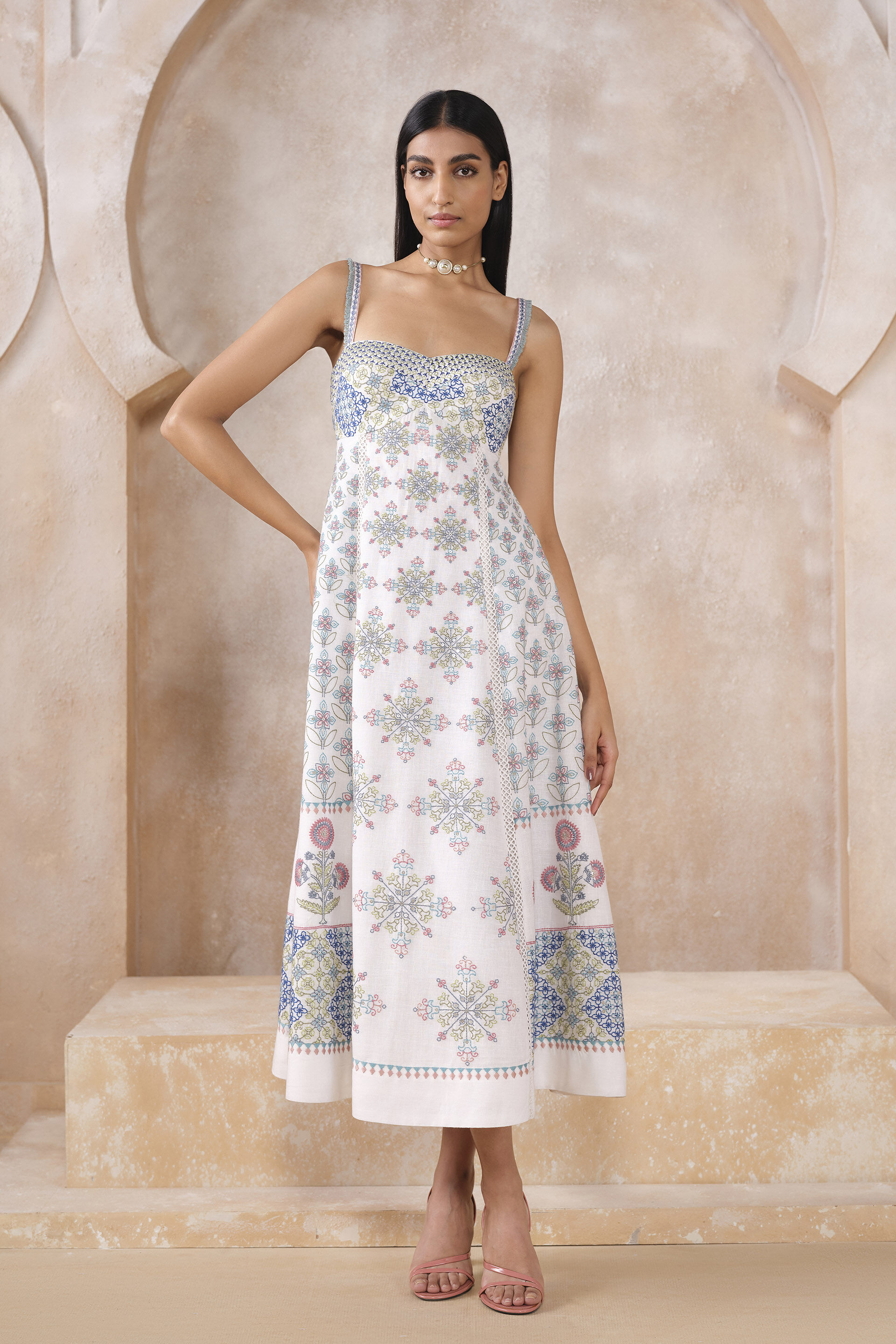 Runa Embroidered 50s Dress - Natural