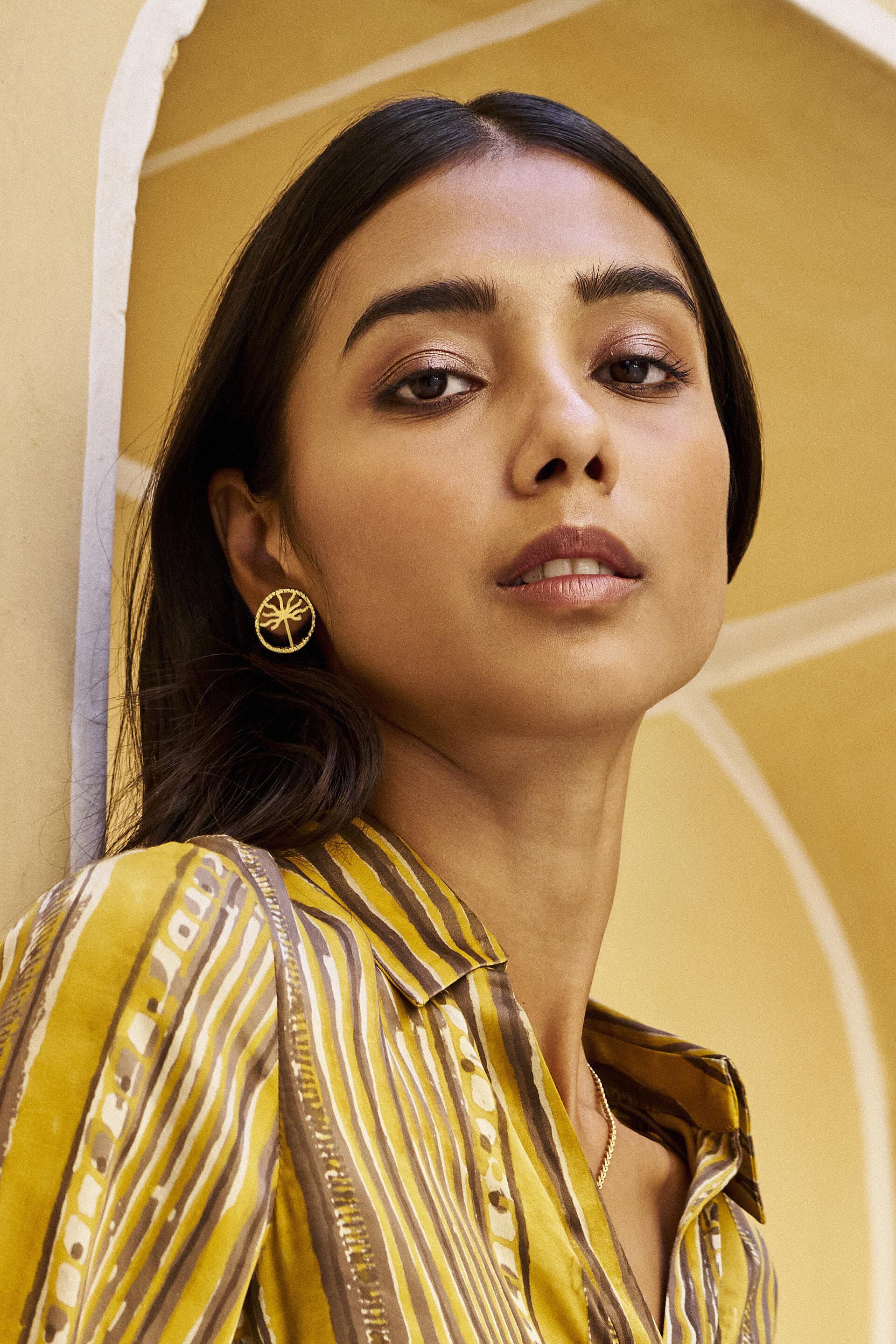 Root Core Motif Studs