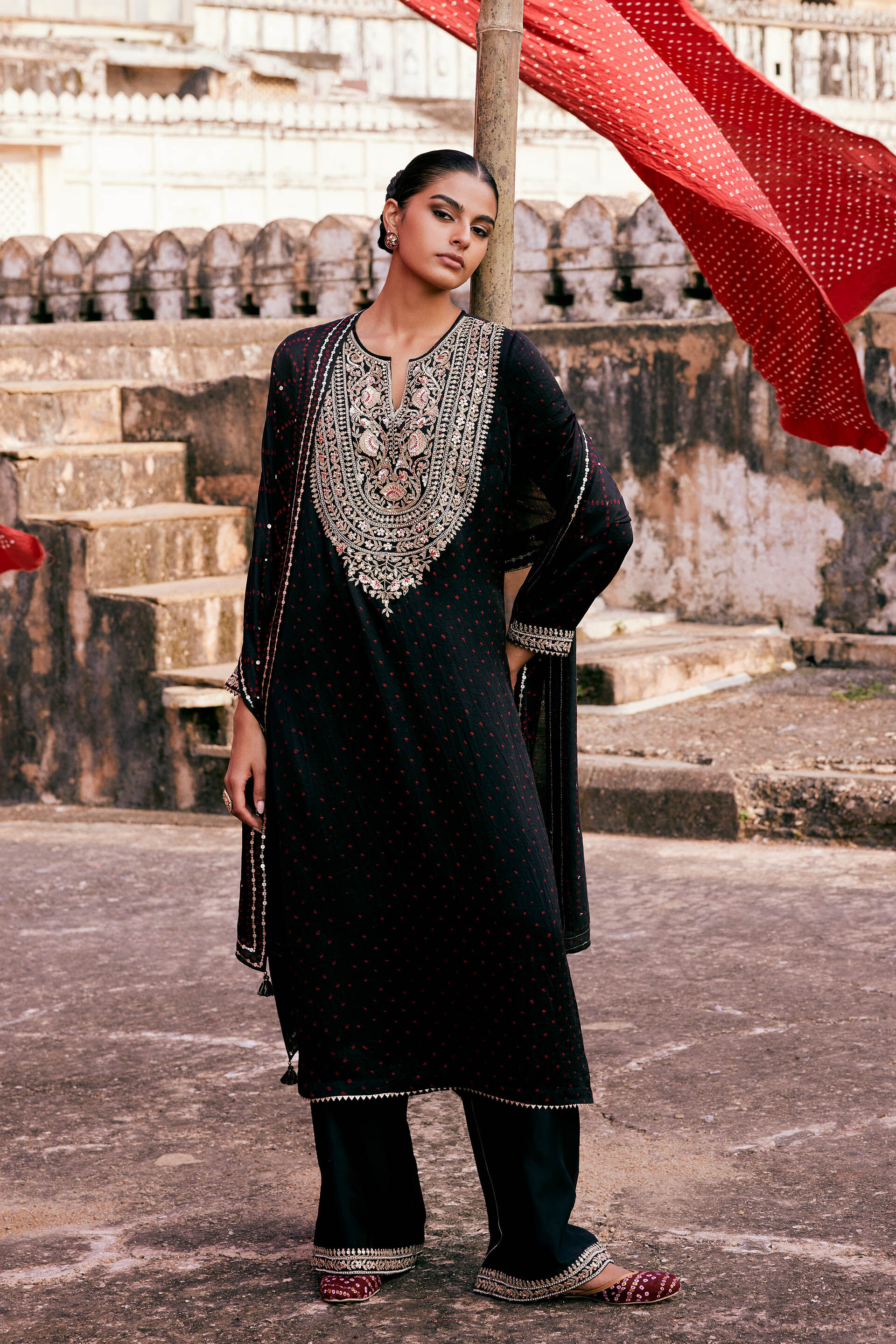 Baluka Handcrafted Bandhani Silk Stole - Black