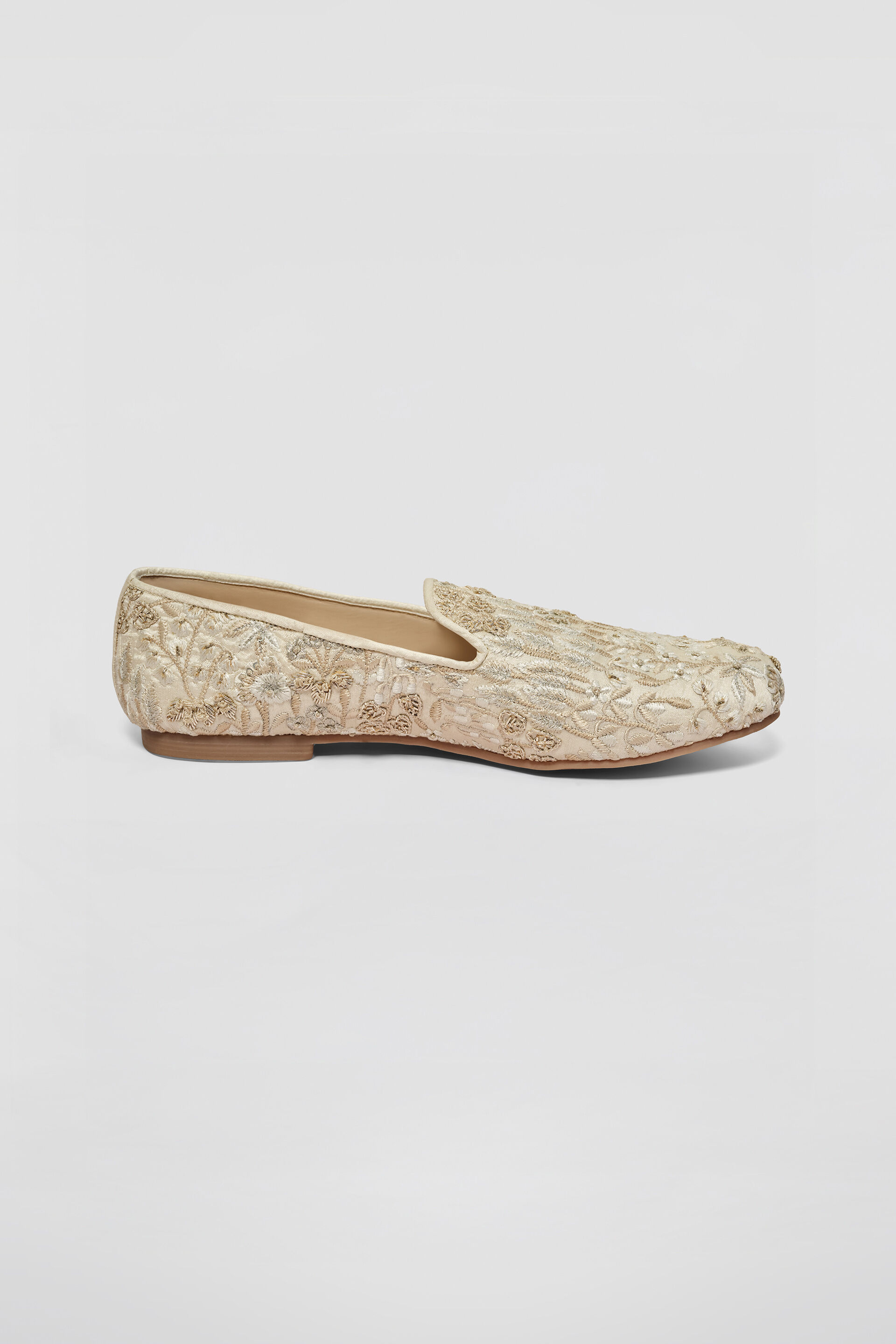 Shahzain Hand-embroidered Silk Mojris - Ivory, Ivory, image 3