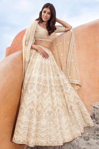Beautiful Modern Wedding Wear Perssuian Cream Color Faux Georgette Digital  Printed Silk Pata Designer Gown