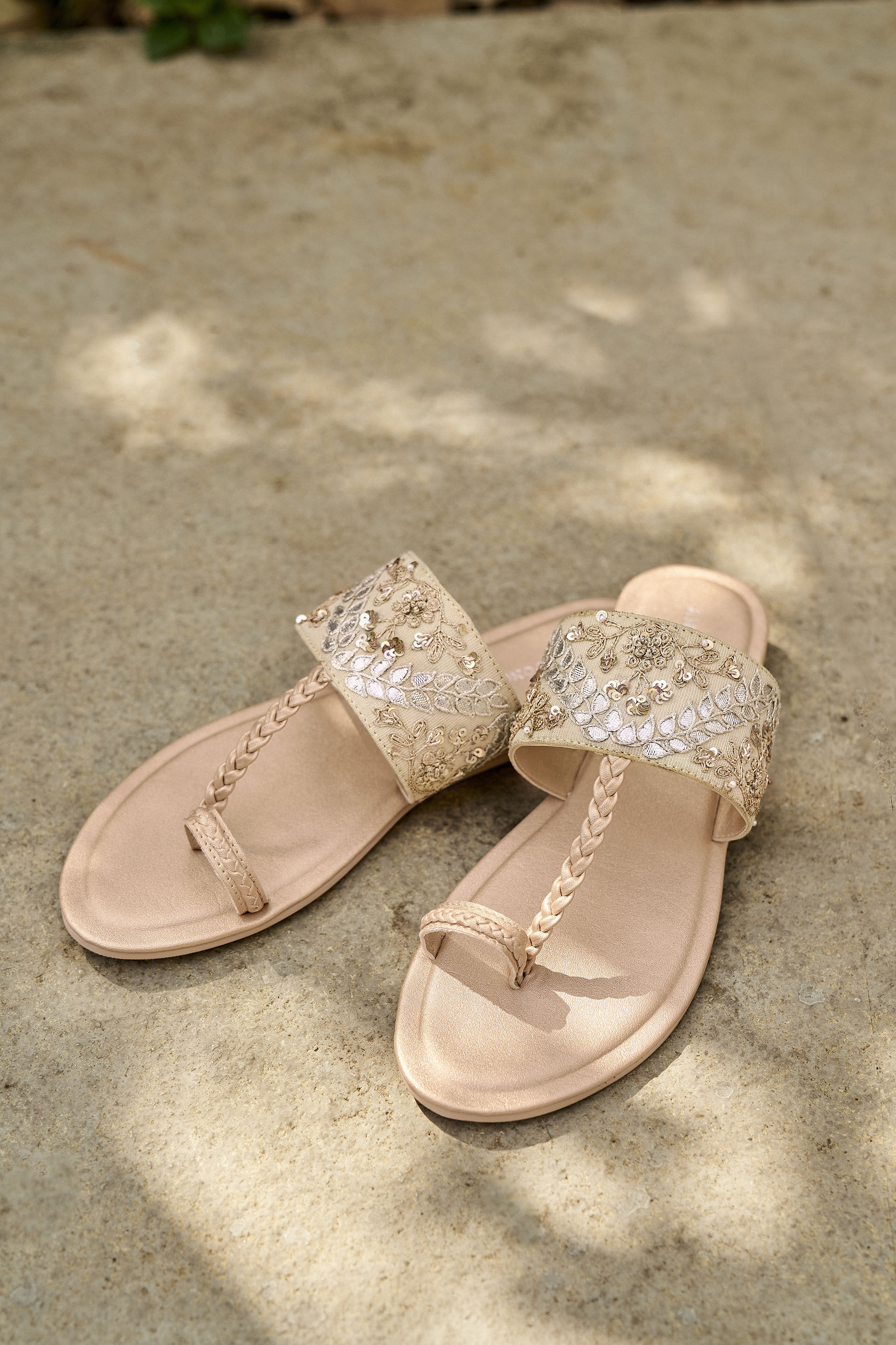 Kinari Kolhapuris - Gold, Gold, image 3