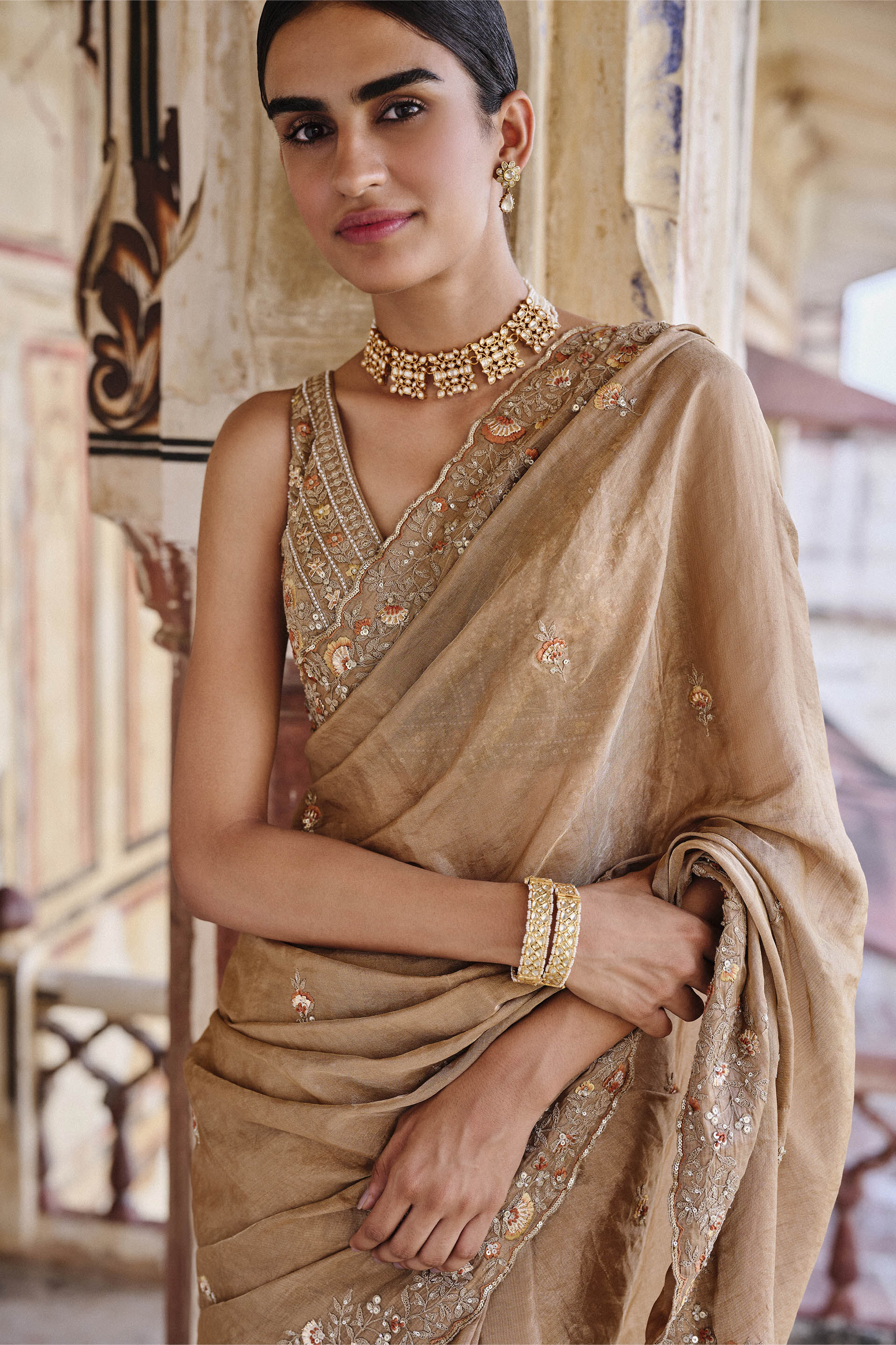 Golden saree jewellery top