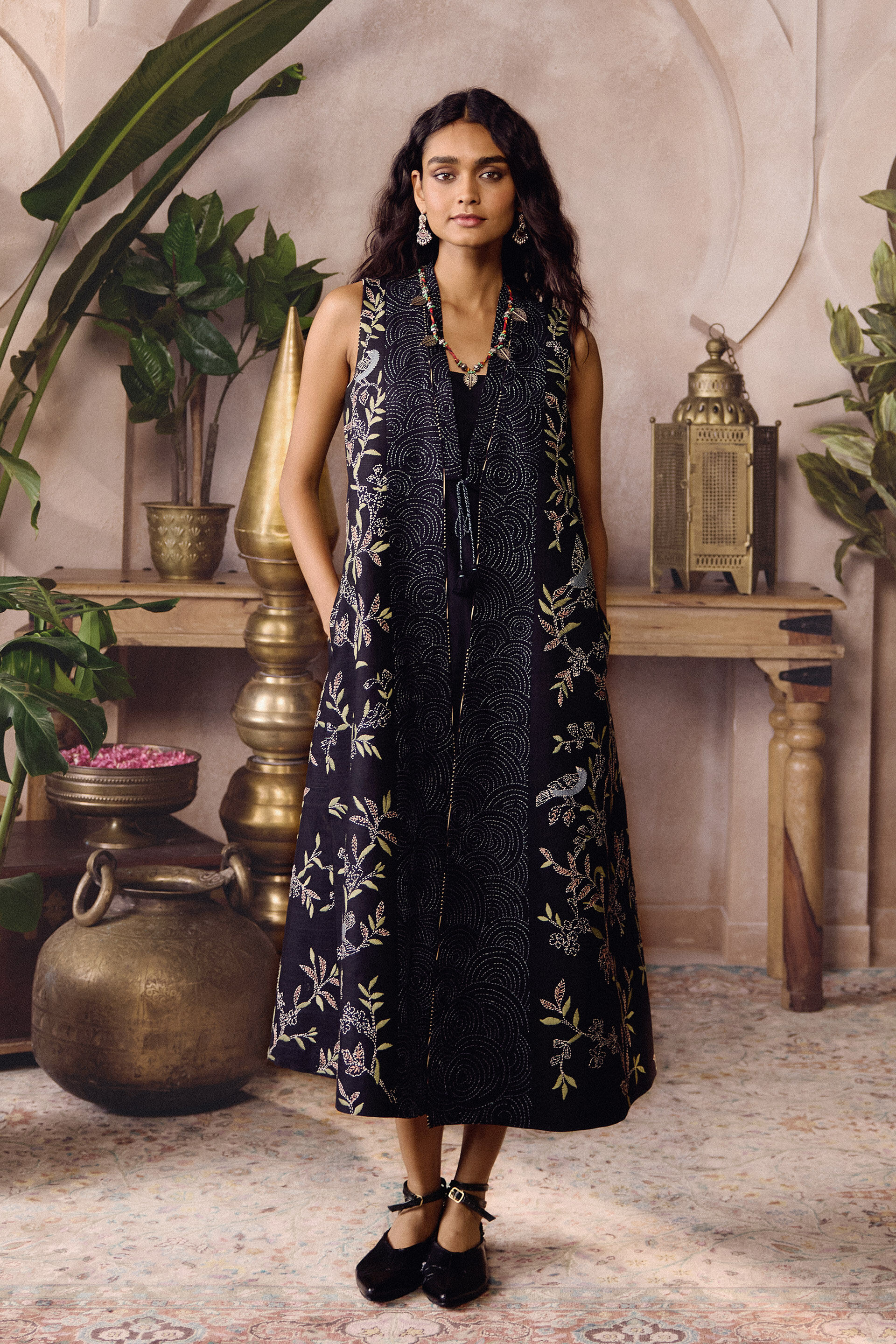 Nature's Trail Hand-embroidered Kantha Silk Jacket Set - Black