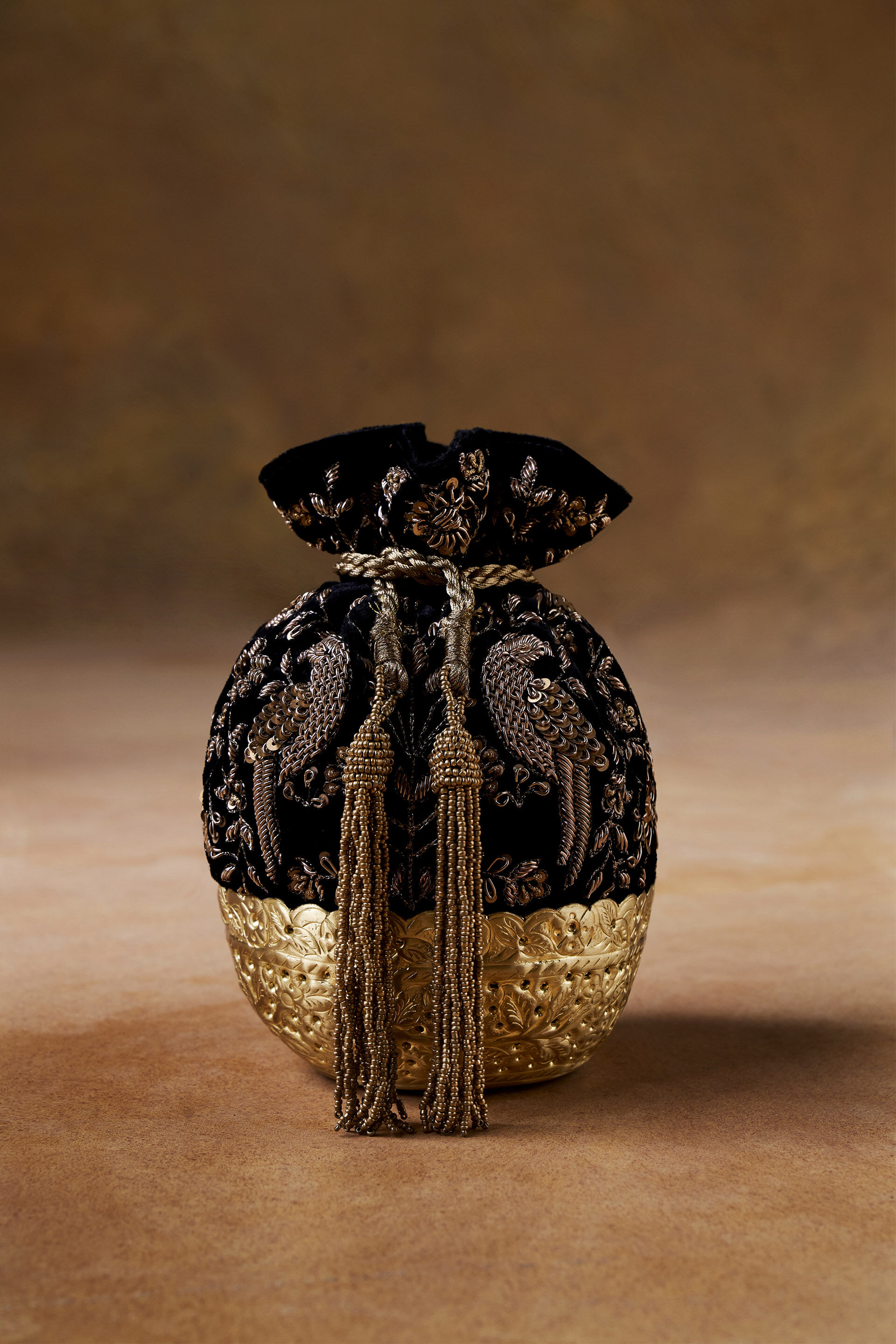 Ballad Of Harmony Sack - Magpie Black