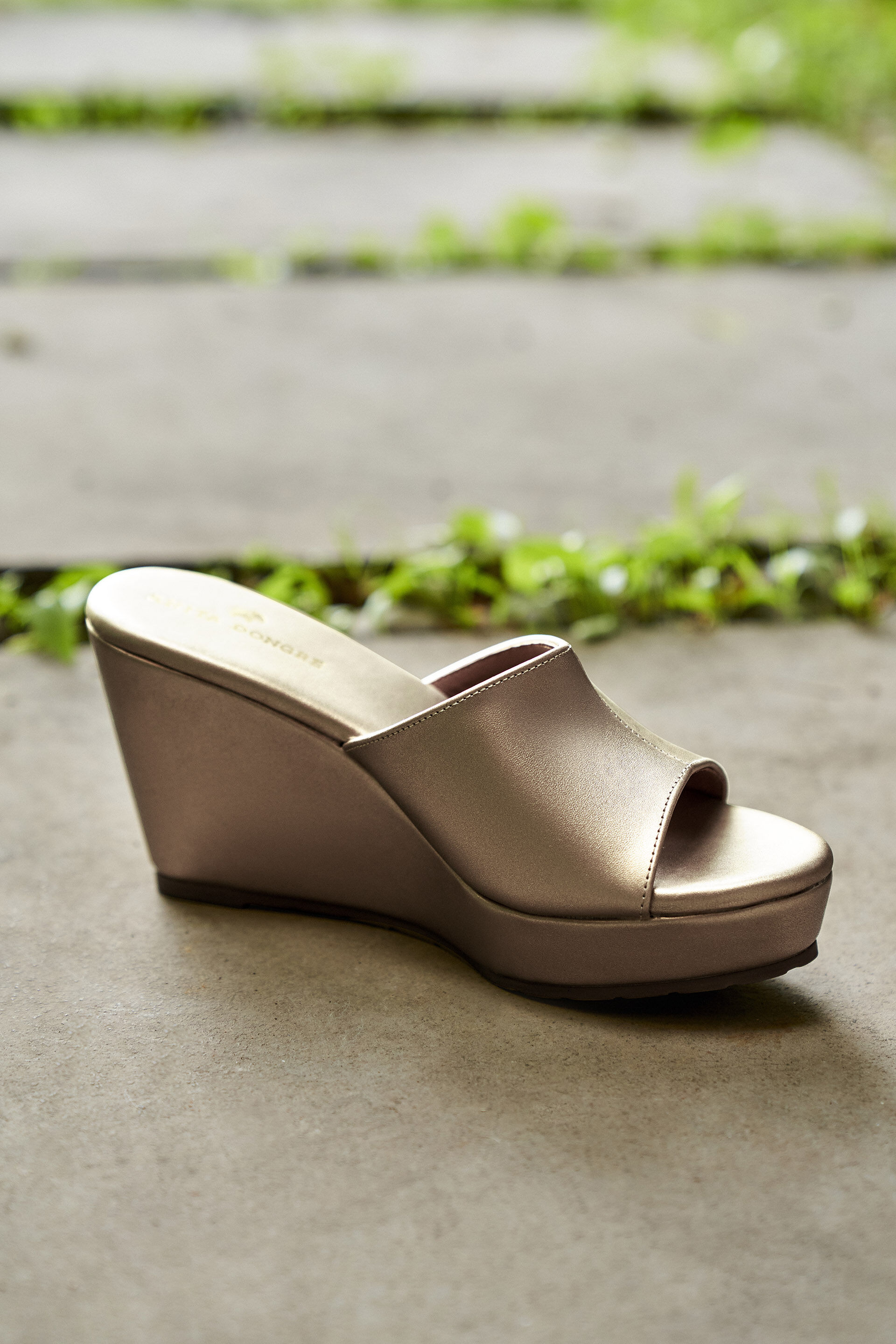 Gold sales leather wedges