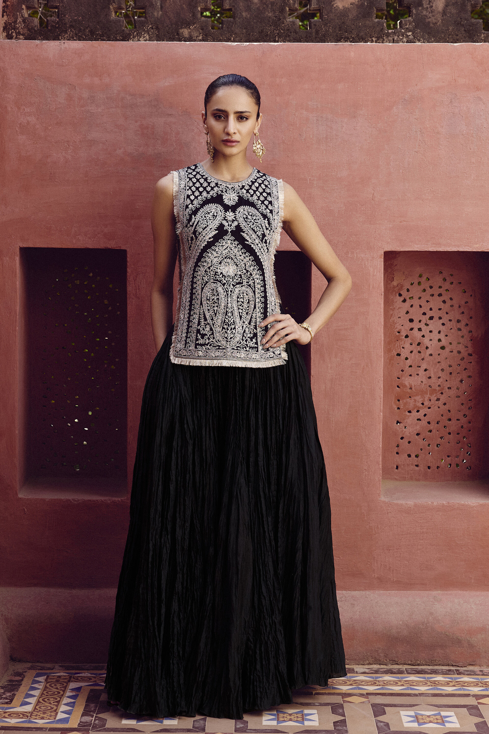 Sehrish Hand-embroidered Aari Mul Skirt Set - Black