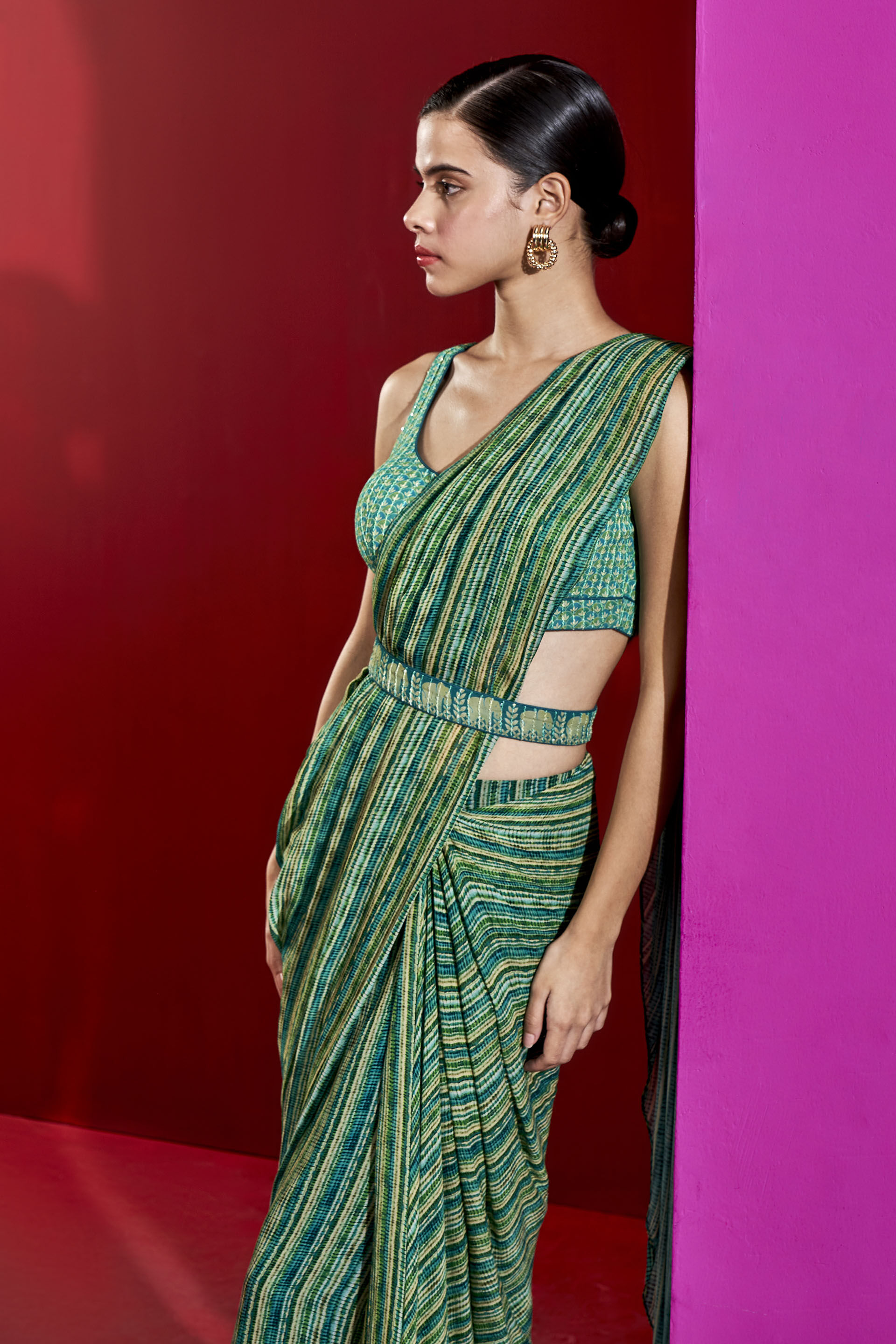 Buy Black Sarees for Women by Grancy Online | Ajio.com
