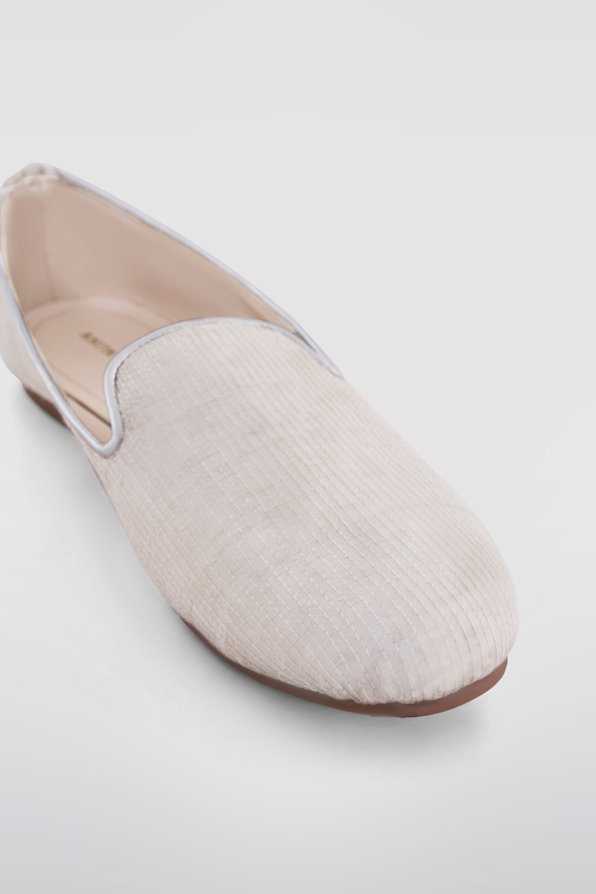 Zaid Mojris - Off White, Off White, image 3