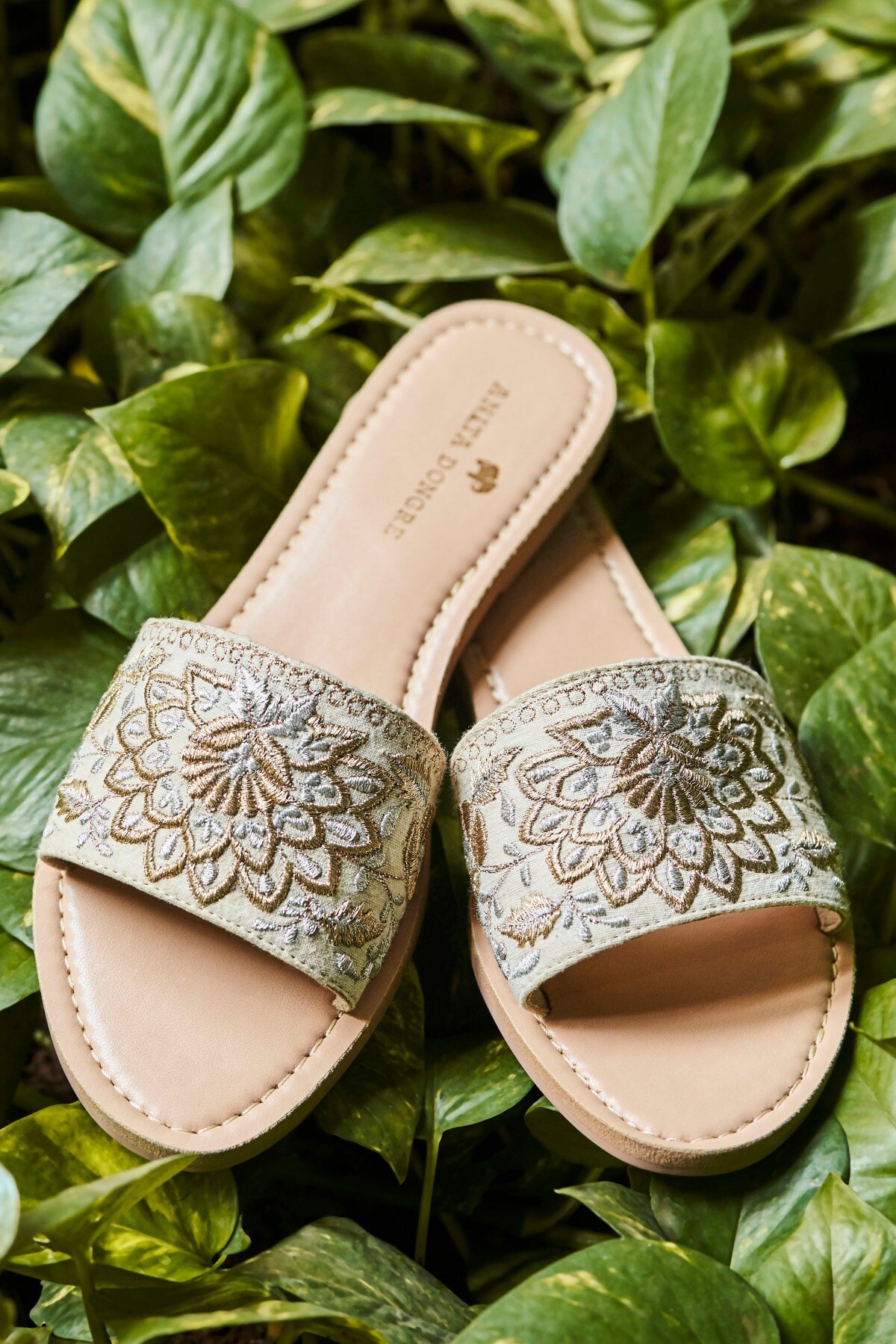 Sliders for women 2025 online